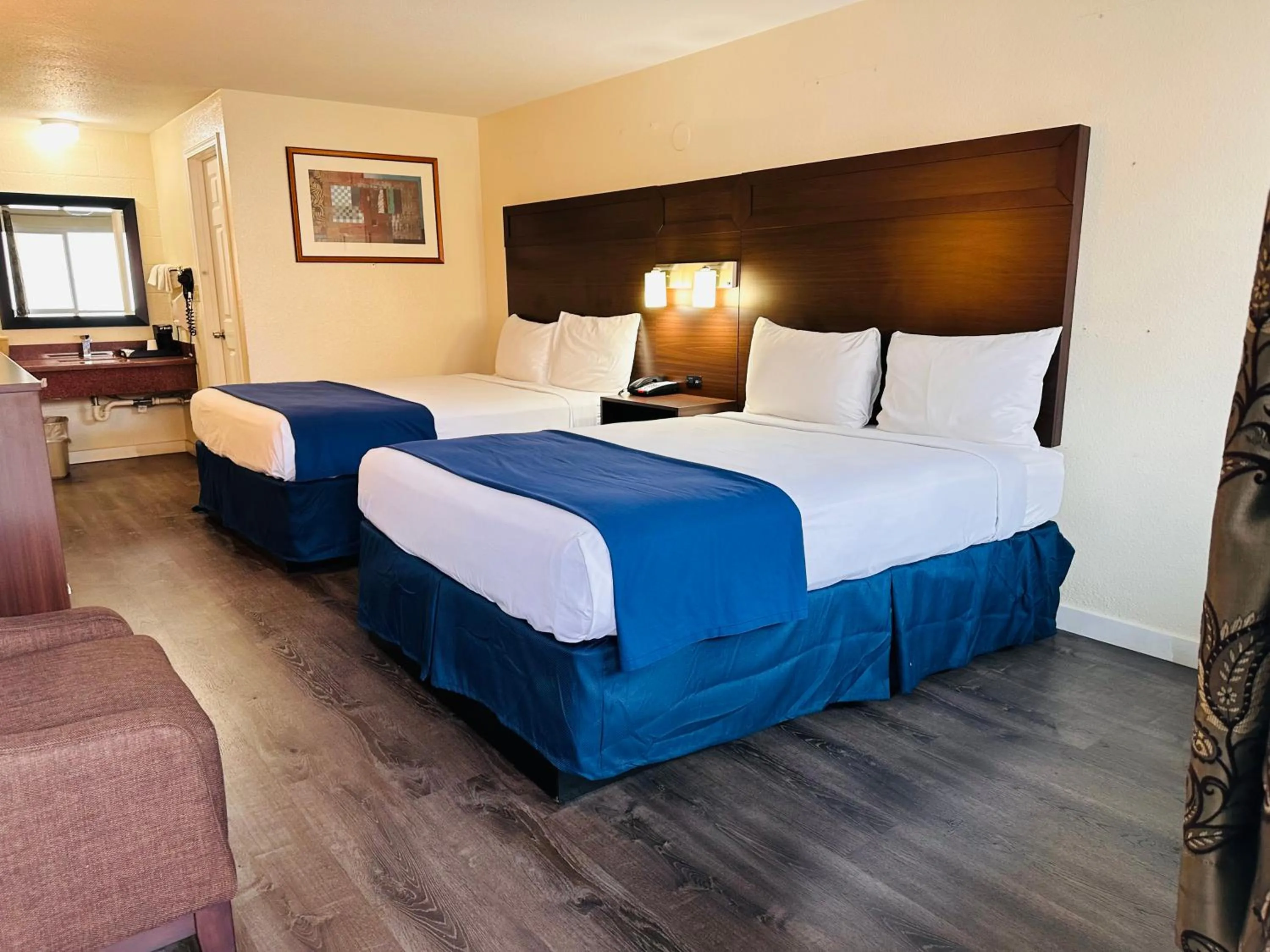 Bed in Northwoods Motel