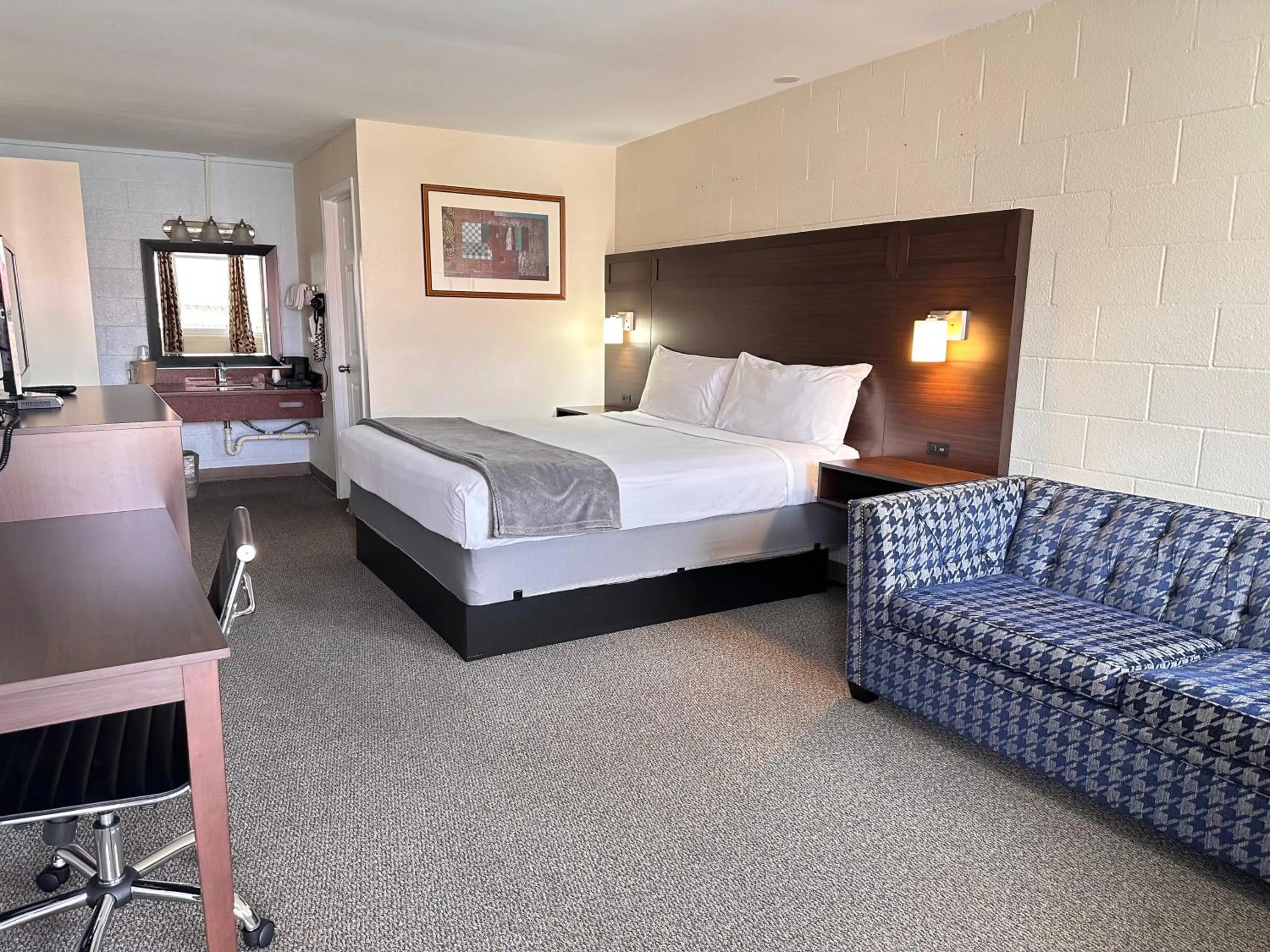 Bed in Northwoods Motel