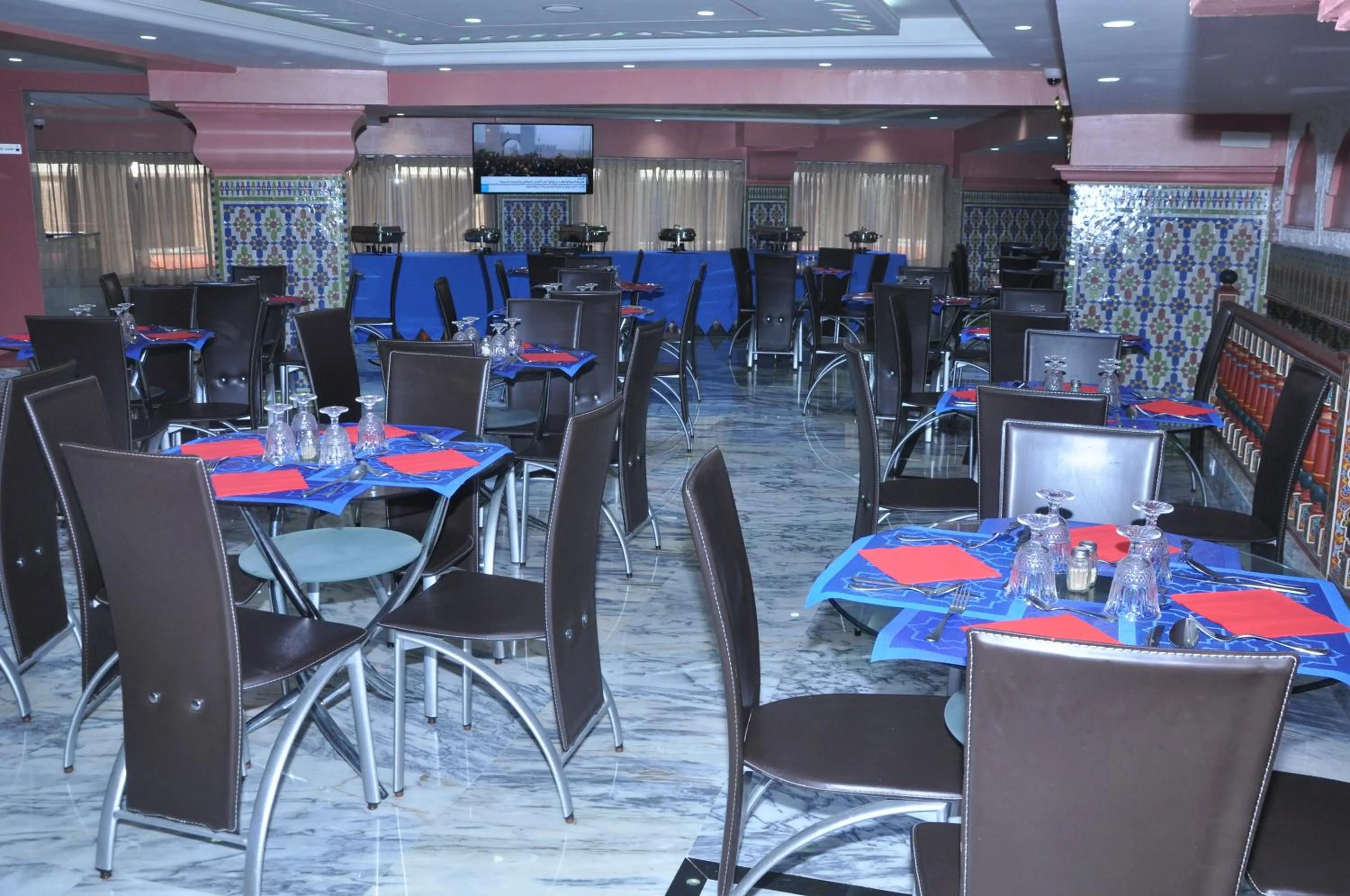 Restaurant/places to eat in HOTEL DELTA ATLAS