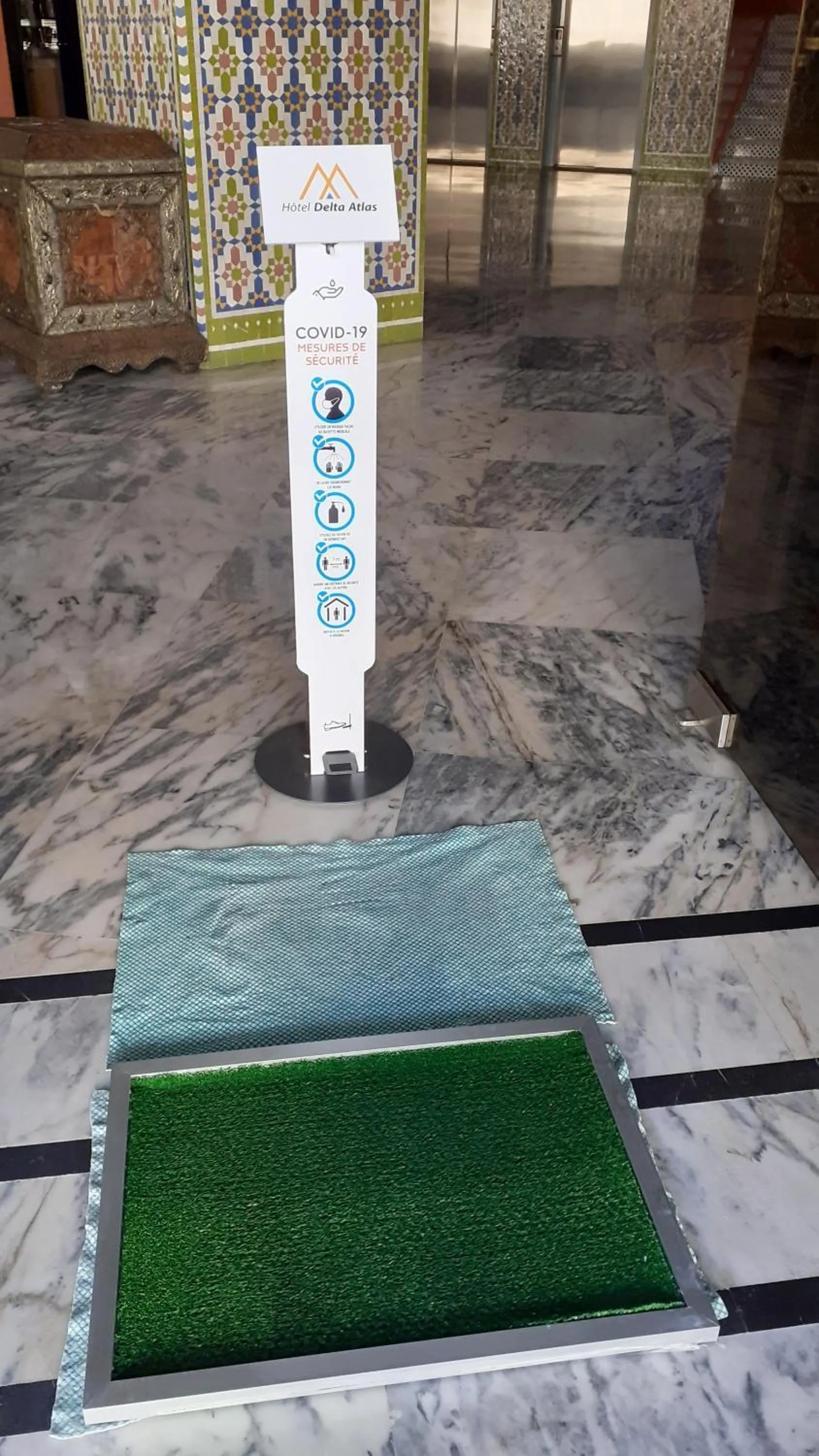 Property building in HOTEL DELTA ATLAS