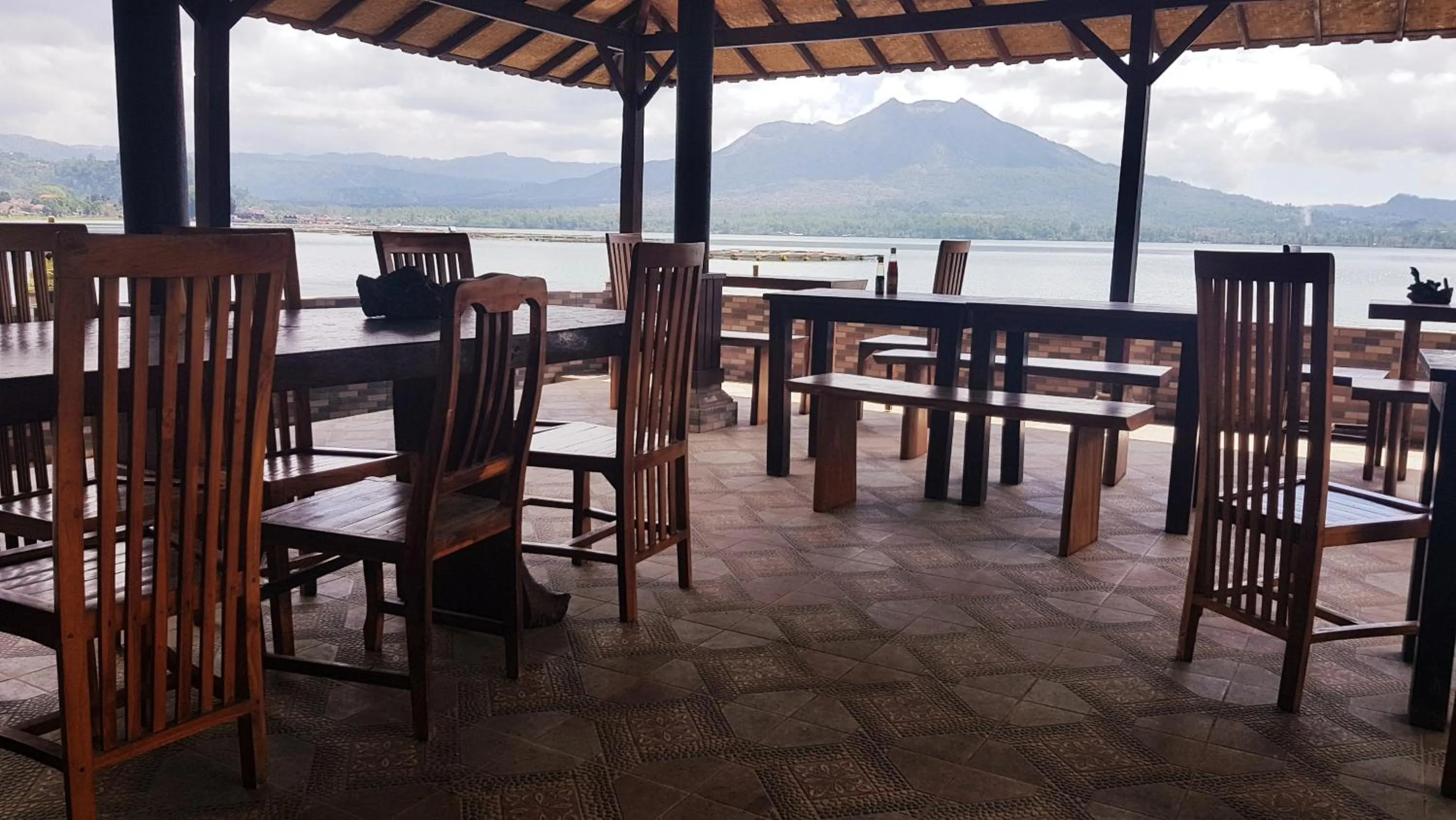 Restaurant/places to eat in Batur Green Lake