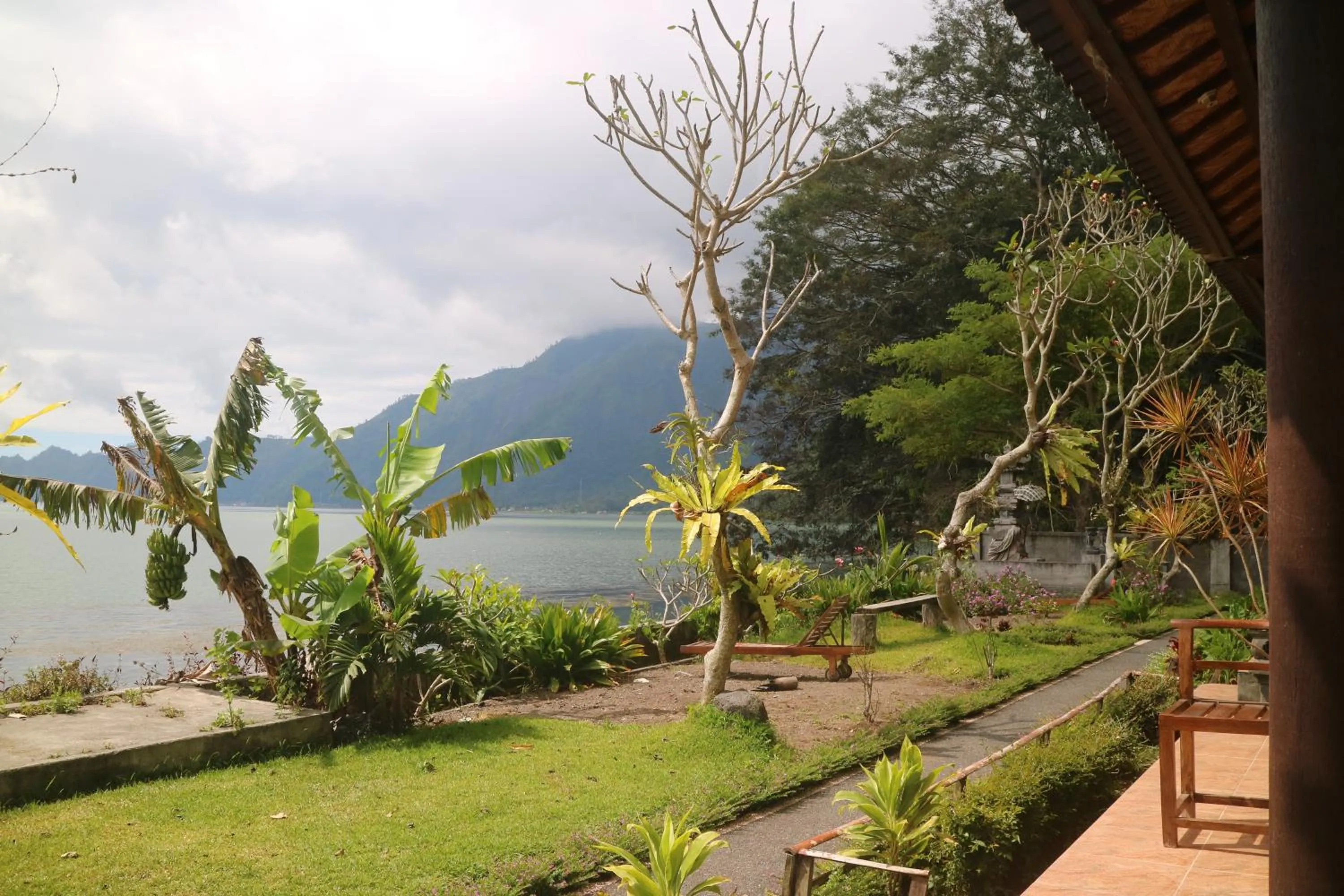 Garden view in Batur Green Lake