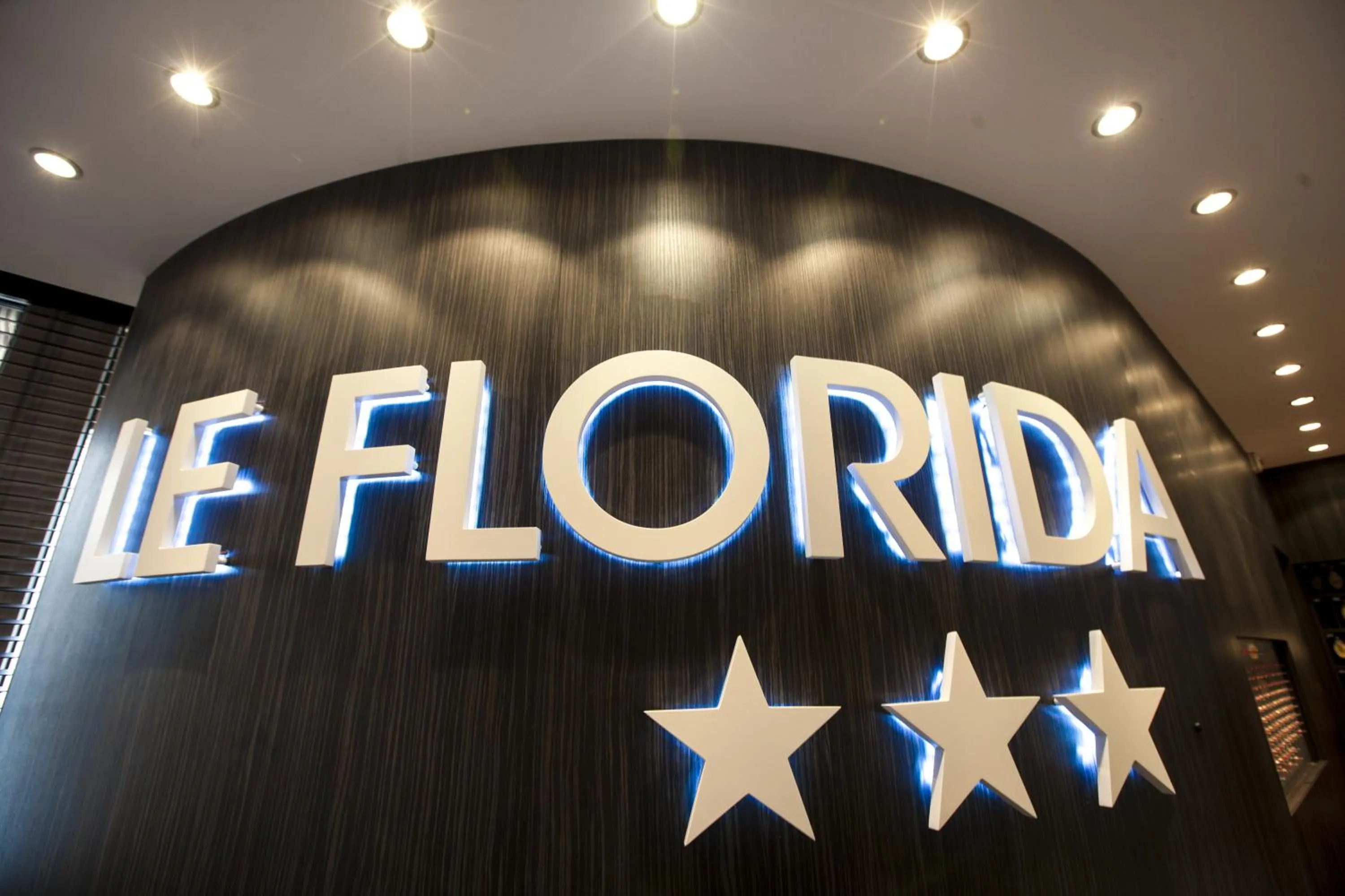 Facade/entrance in Hôtel Florida