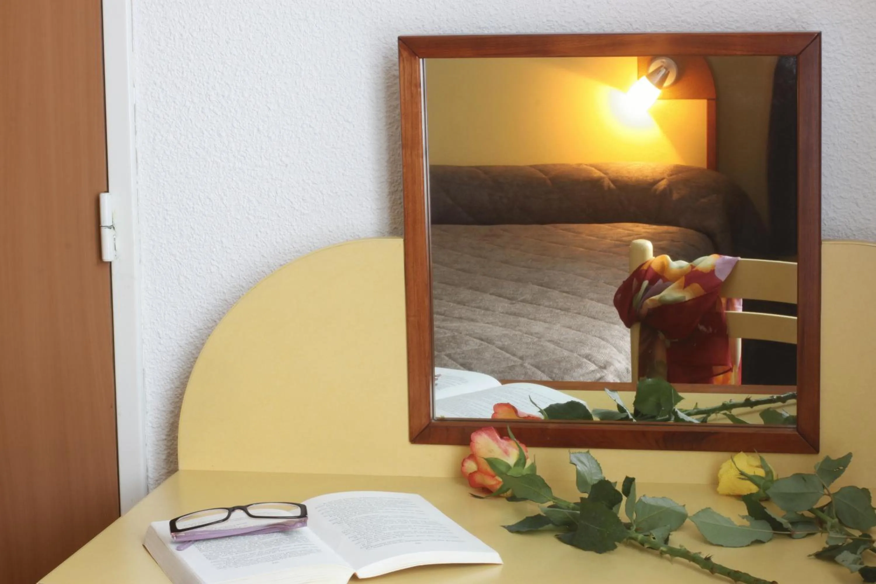 Photo of the whole room, Bed in Hôtel Florida