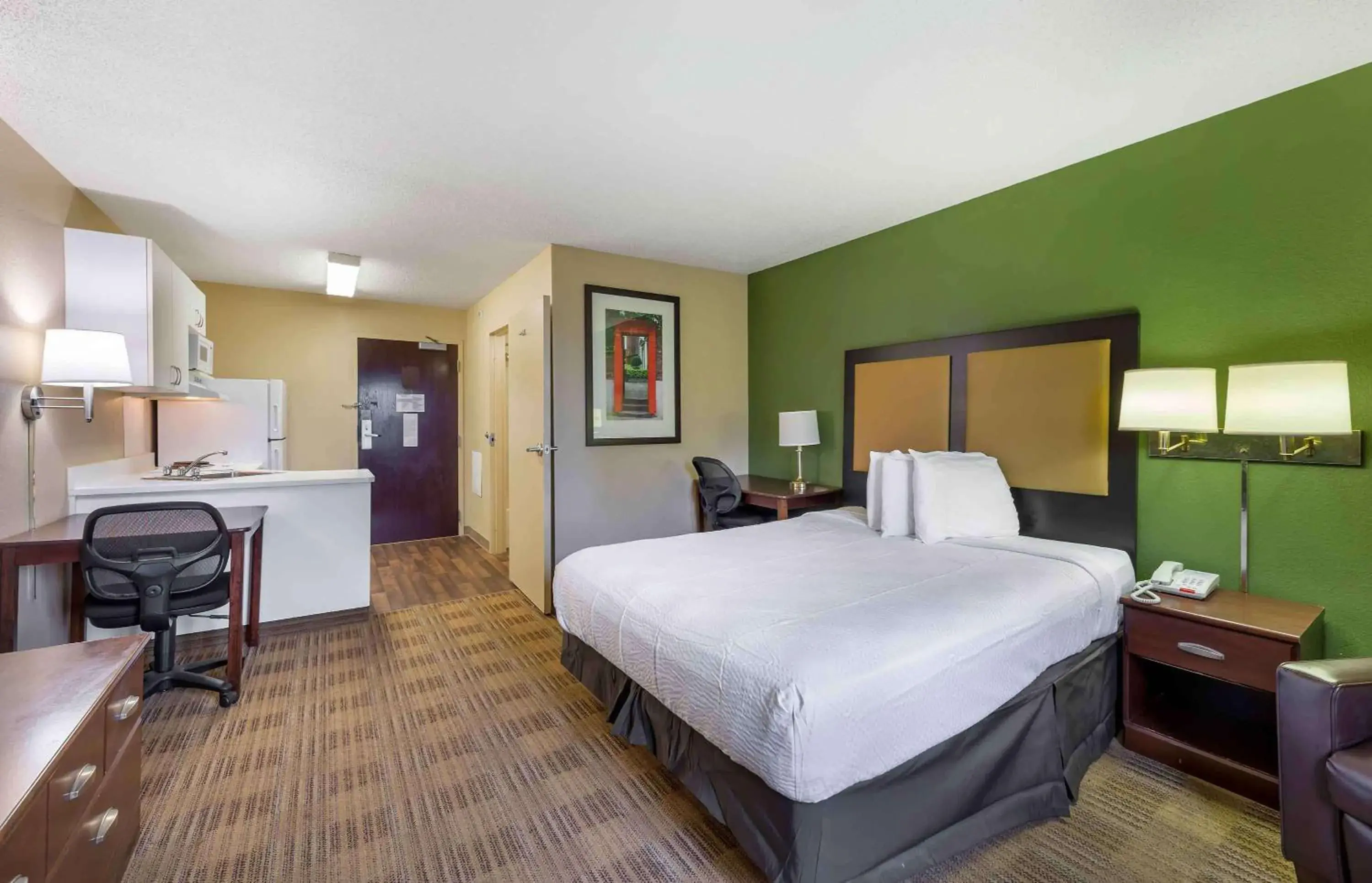 Bedroom, Bed in Extended Stay America Suites - Cleveland - Beachwood - Orange Place - South