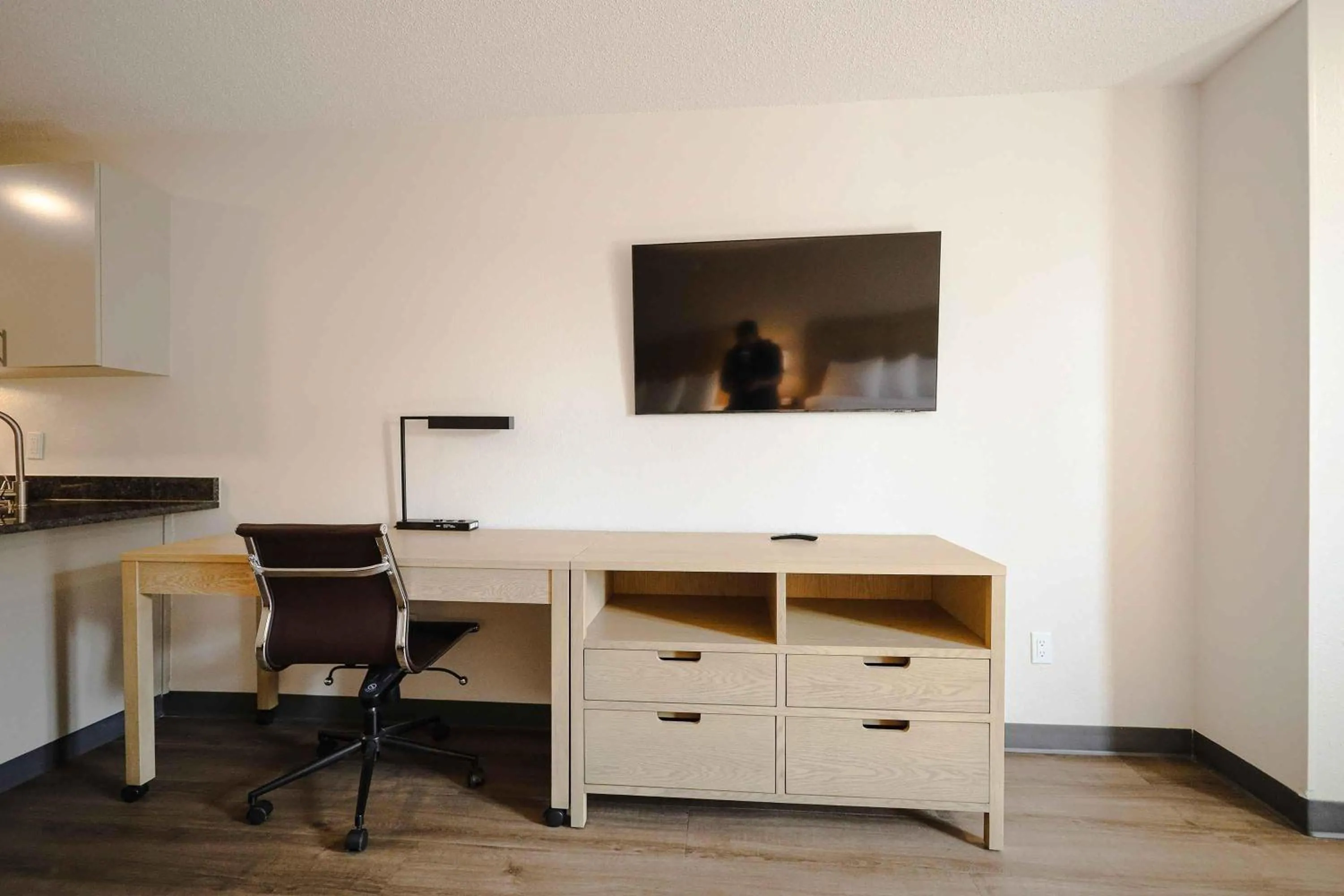 Bedroom in Extended Stay America Suites - Cleveland - Beachwood - Orange Place - South