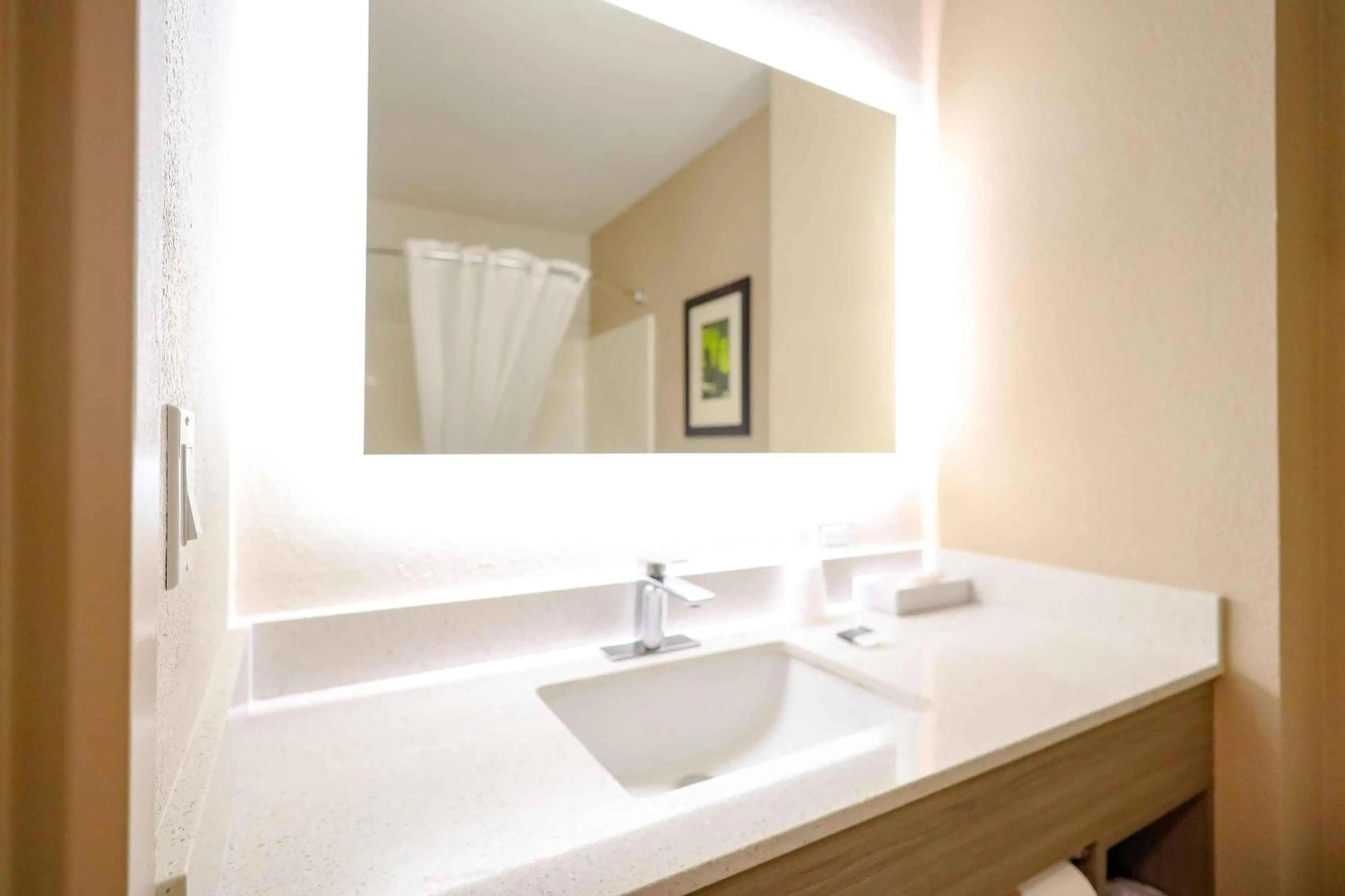 Bathroom in Extended Stay America Suites - Cleveland - Beachwood - Orange Place - South
