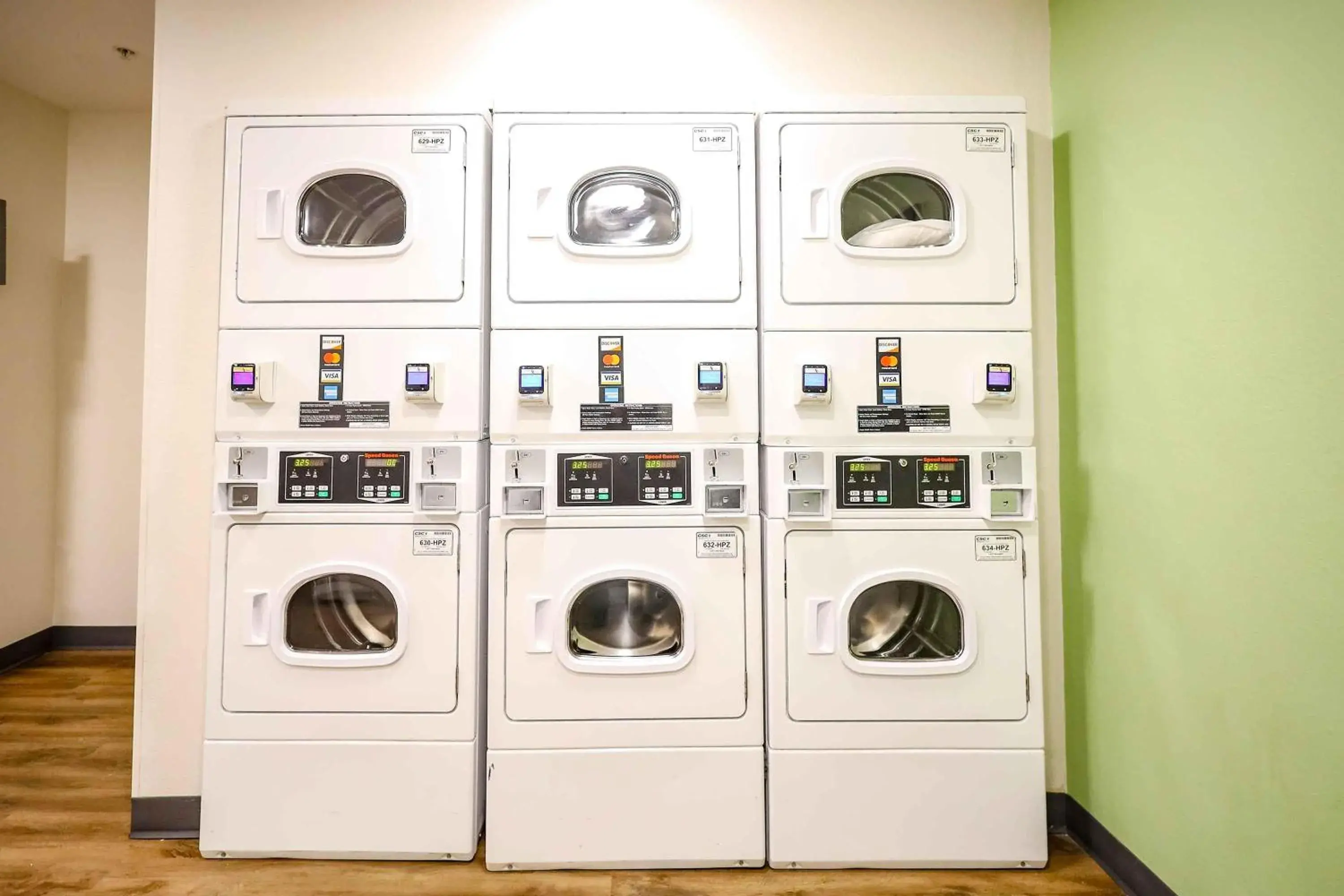 Property building in Extended Stay America Suites - Cleveland - Beachwood - Orange Place - South Property building in Extended Stay America Suites - Cleveland - Beachwood - Orange Place - South