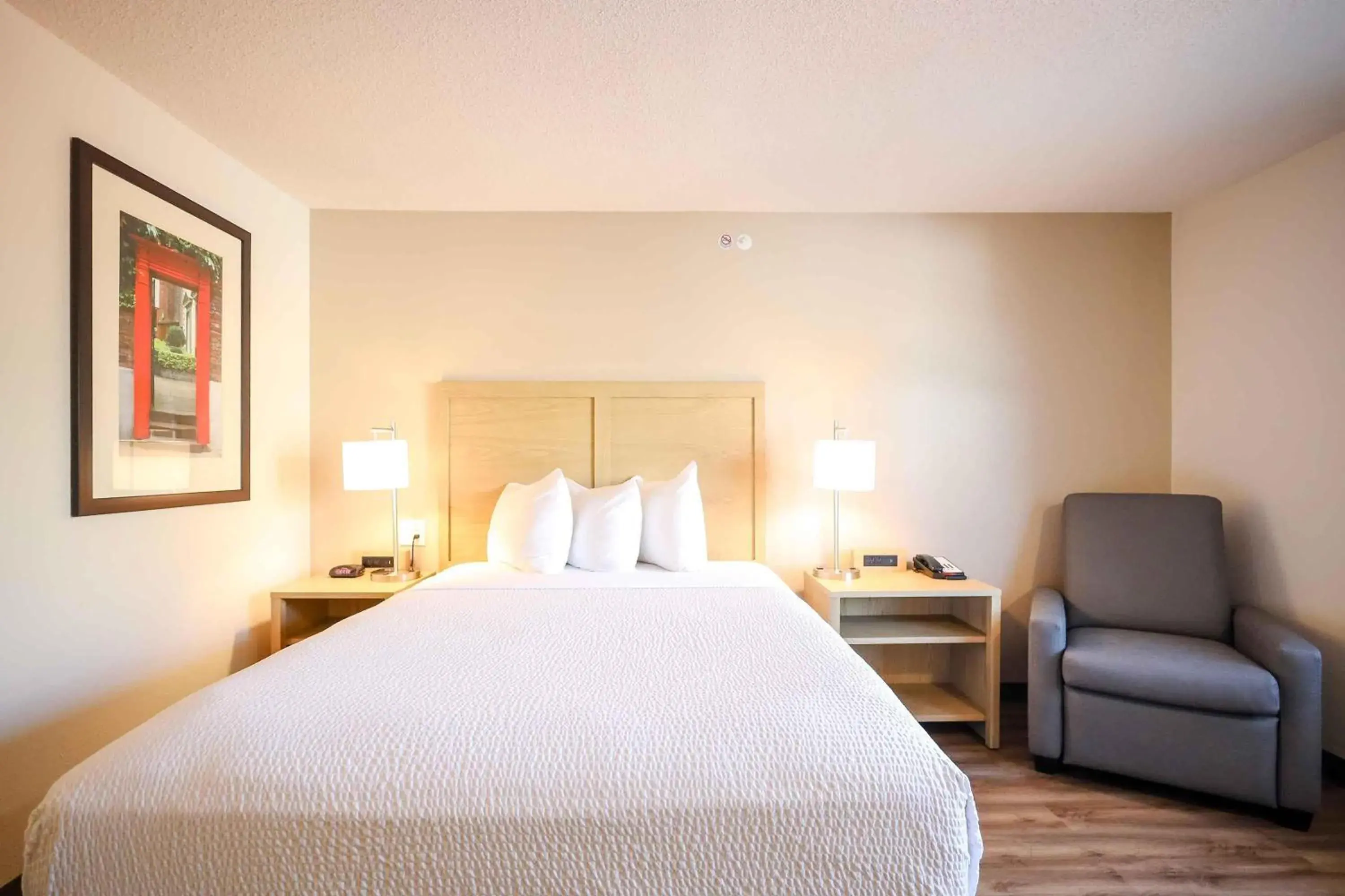 Queen studio with 1 Queen Bed - Disability Access/Non-Smoking in Extended Stay America Suites - Cleveland - Beachwood - Orange Place - South Queen studio with 1 Queen Bed - Disability Access/Non-Smoking in Extended Stay America Suites - Cleveland - Beachwood - Orange Place - South