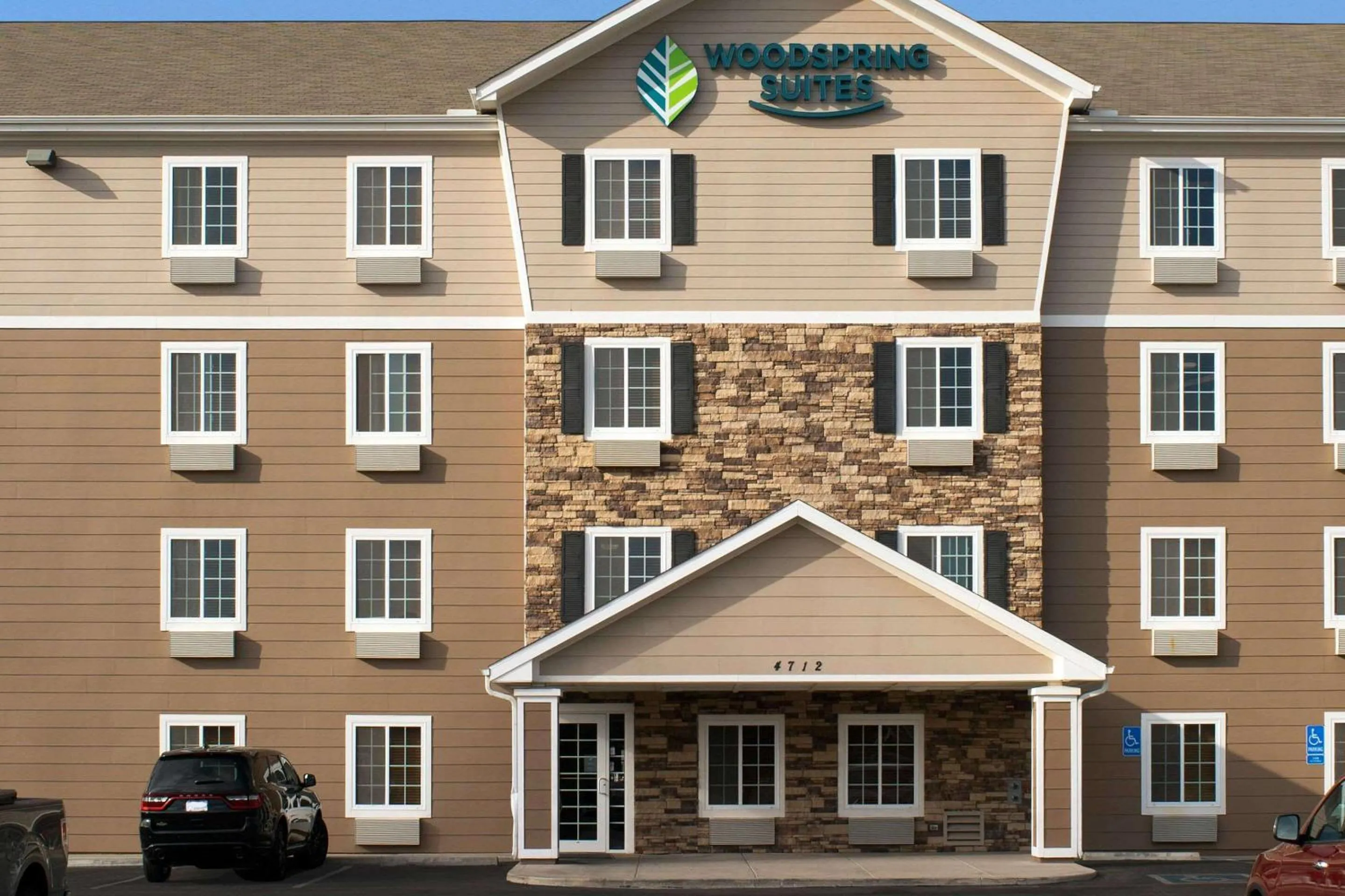 Property building in WoodSpring Suites Midland