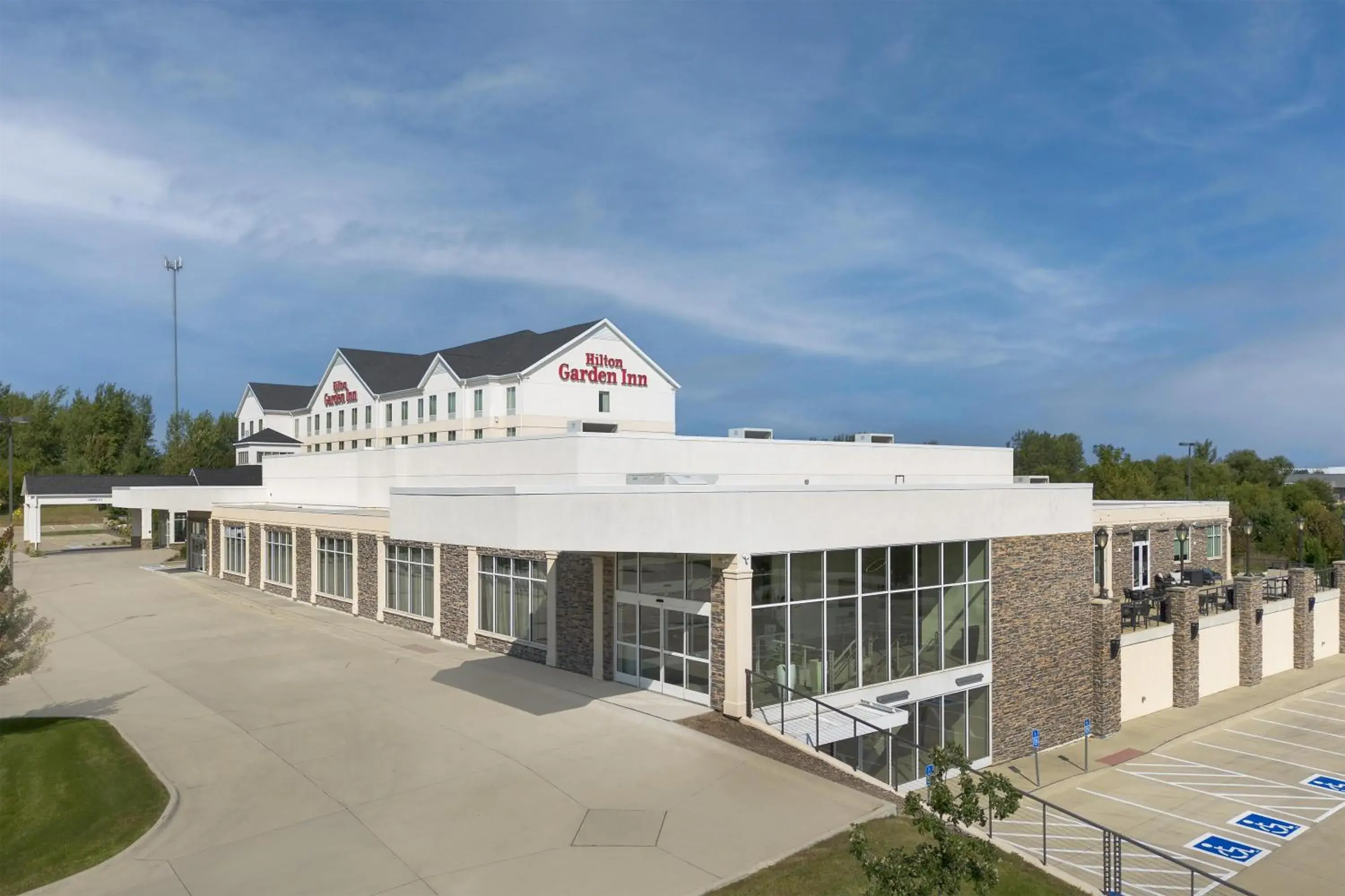 Property building in Hilton Garden Inn Cedar Falls Conference Center Property building in Hilton Garden Inn Cedar Falls Conference Center