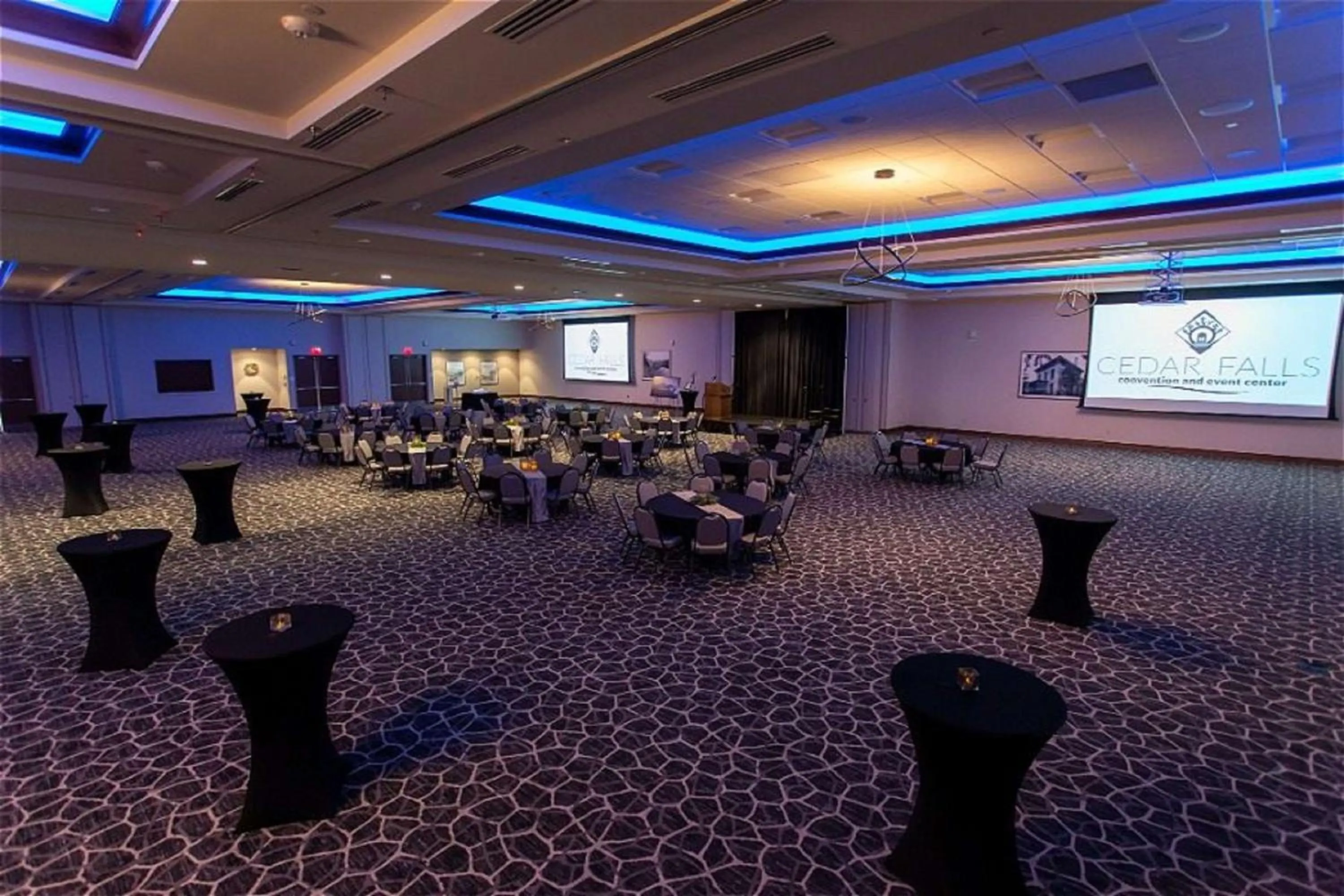 Meeting/conference room in Hilton Garden Inn Cedar Falls Conference Center