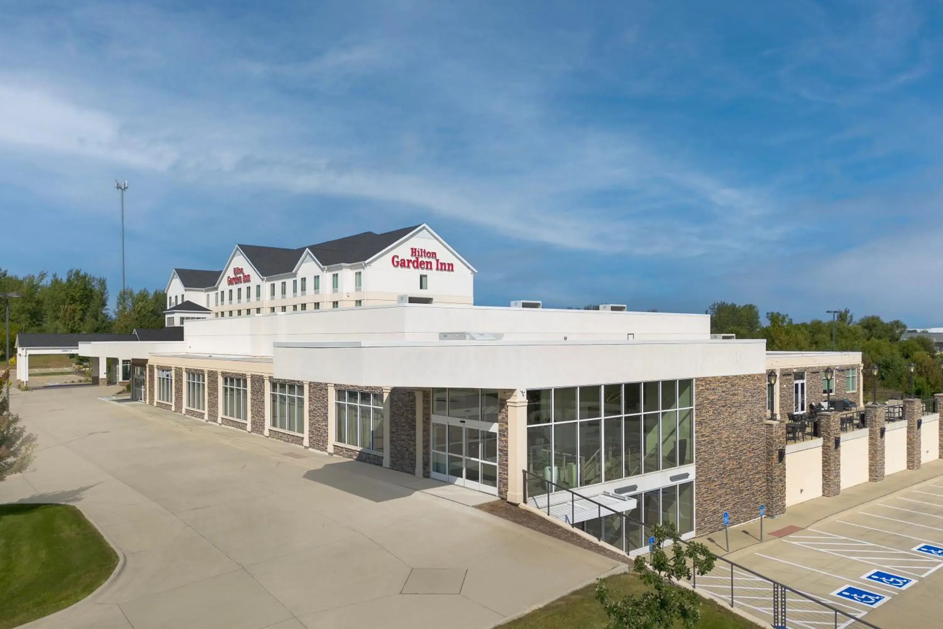 Property building in Hilton Garden Inn Cedar Falls Conference Center Property building in Hilton Garden Inn Cedar Falls Conference Center