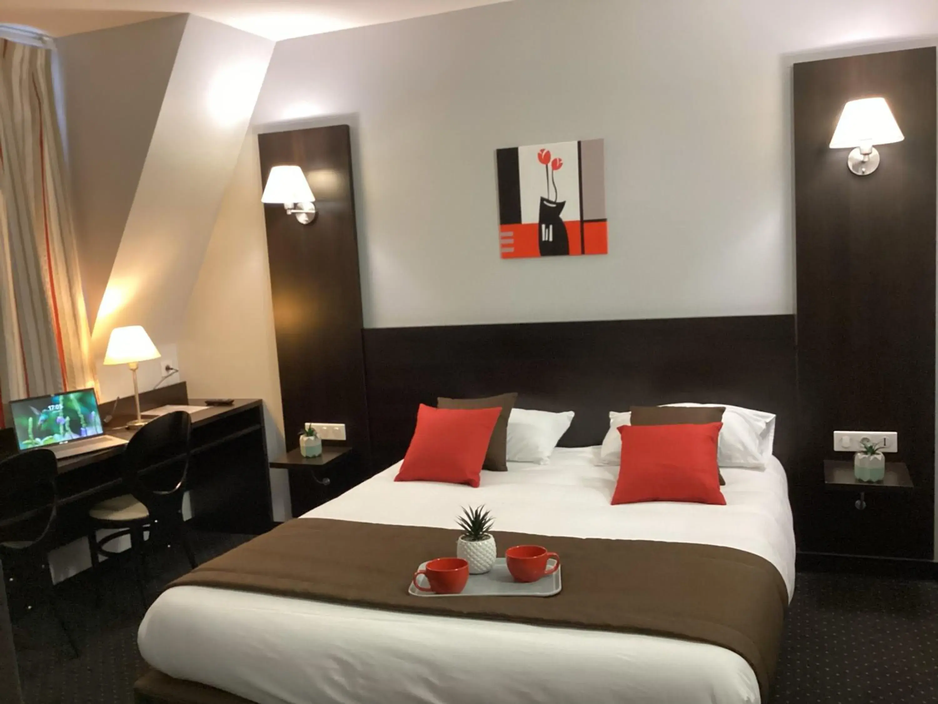 Bed in Hôtel Alliance Bed in Hôtel Alliance