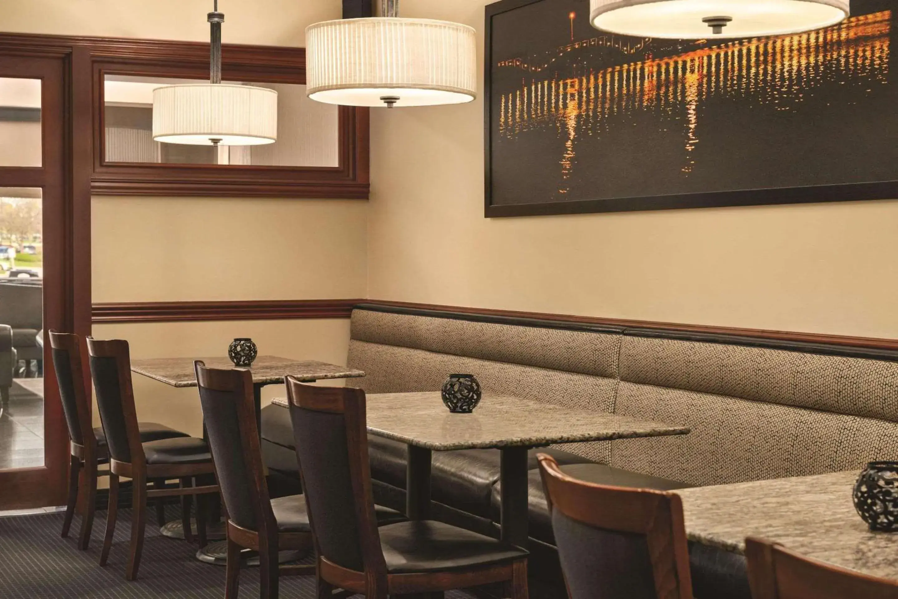 Restaurant/places to eat in Radisson Hotel & Conference Center Rockford Restaurant/places to eat in Radisson Hotel & Conference Center Rockford