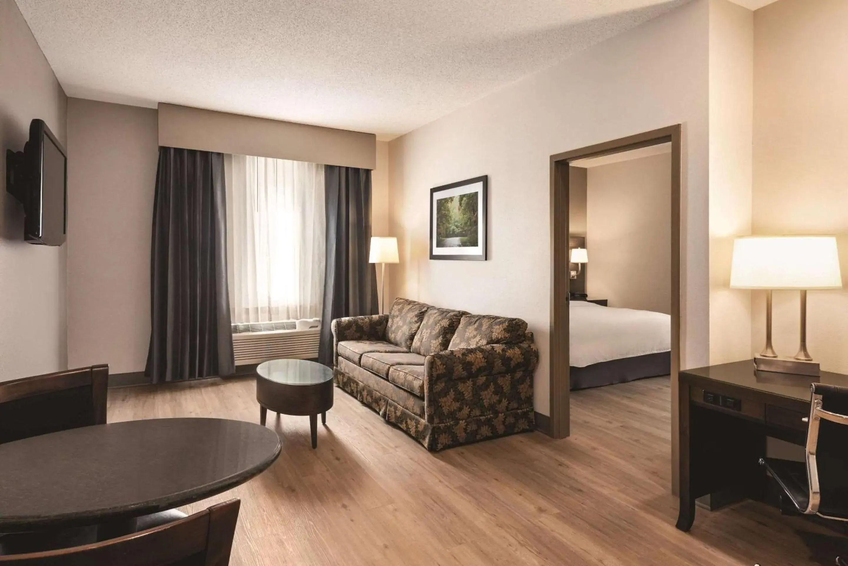 Bedroom, Bed in Radisson Hotel & Conference Center Rockford Bedroom, Bed in Radisson Hotel & Conference Center Rockford