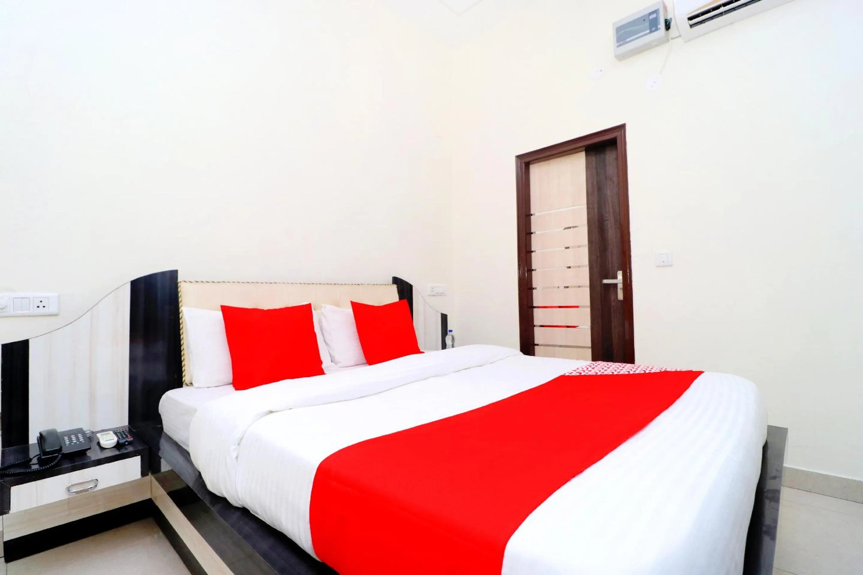 Bedroom, Bed in Hotel O Sangam Resort