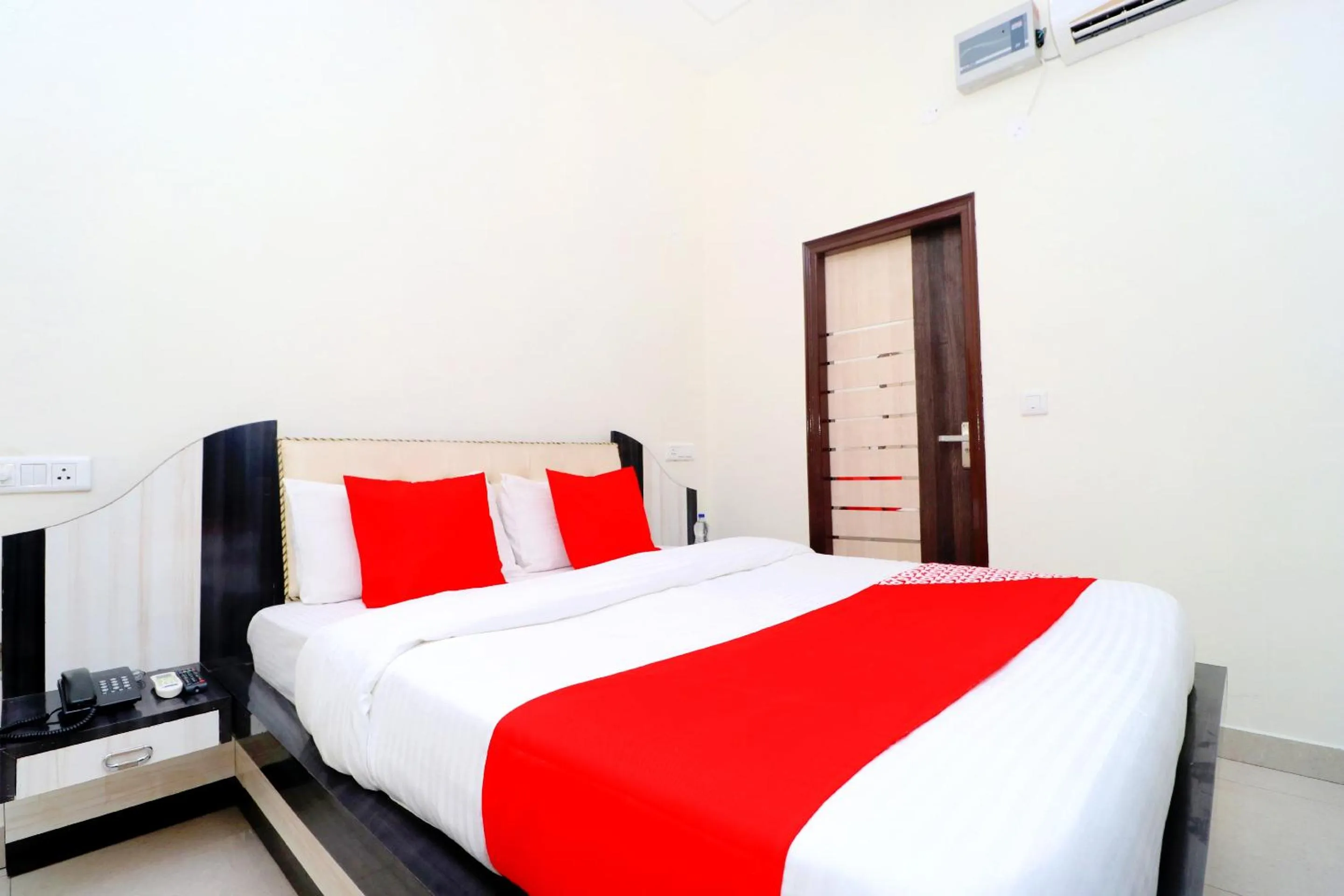 Bedroom, Bed in Hotel O Sangam Resort