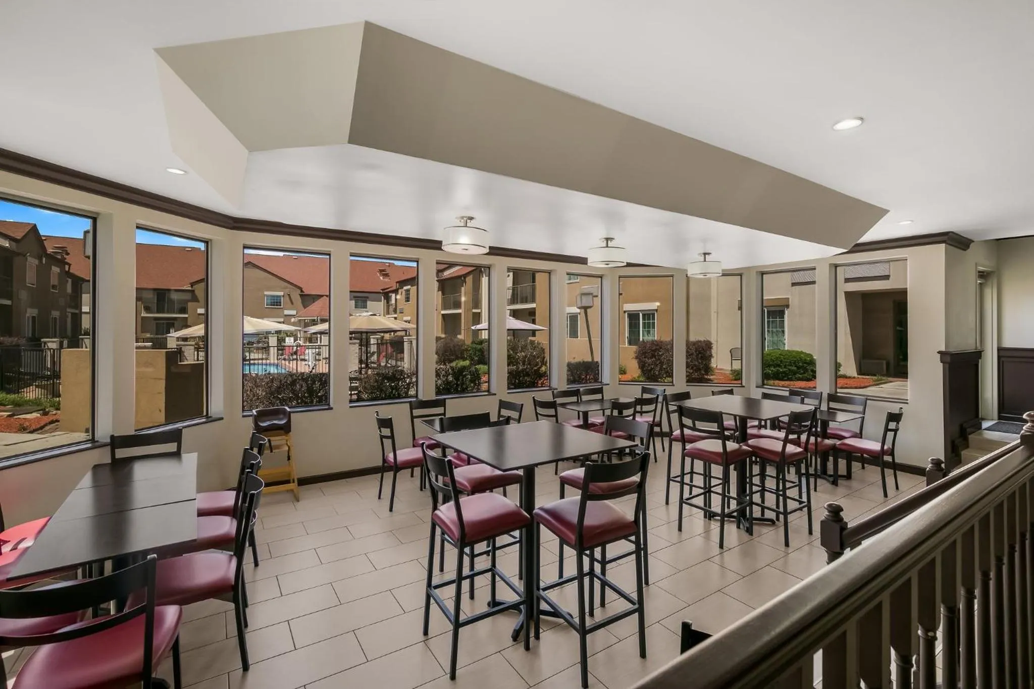 Breakfast in Red Roof Inn PLUS+ & Suites Knoxville West - Cedar Bluff