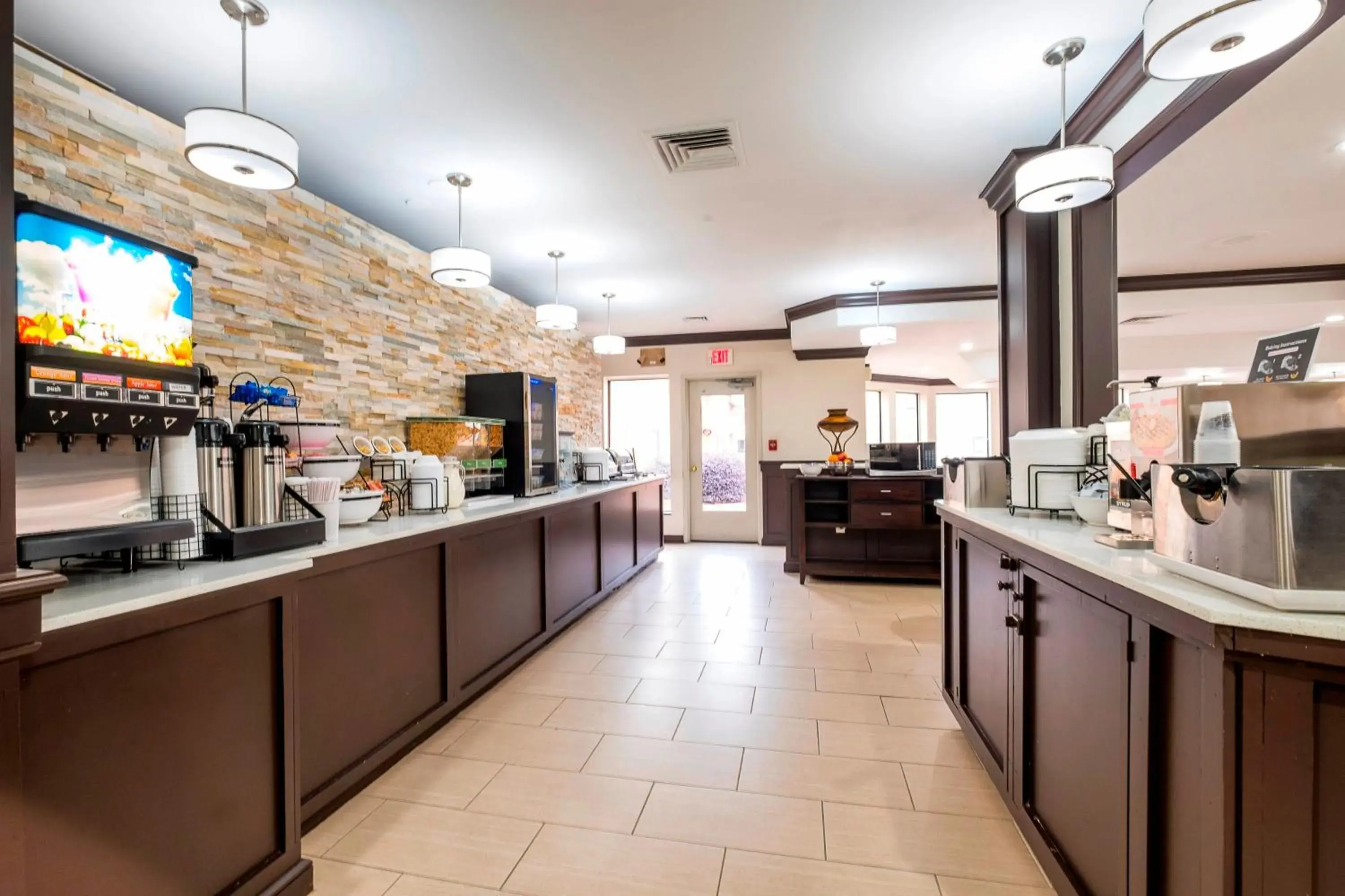 Breakfast in Red Roof Inn PLUS+ & Suites Knoxville West - Cedar Bluff Breakfast in Red Roof Inn PLUS+ & Suites Knoxville West - Cedar Bluff