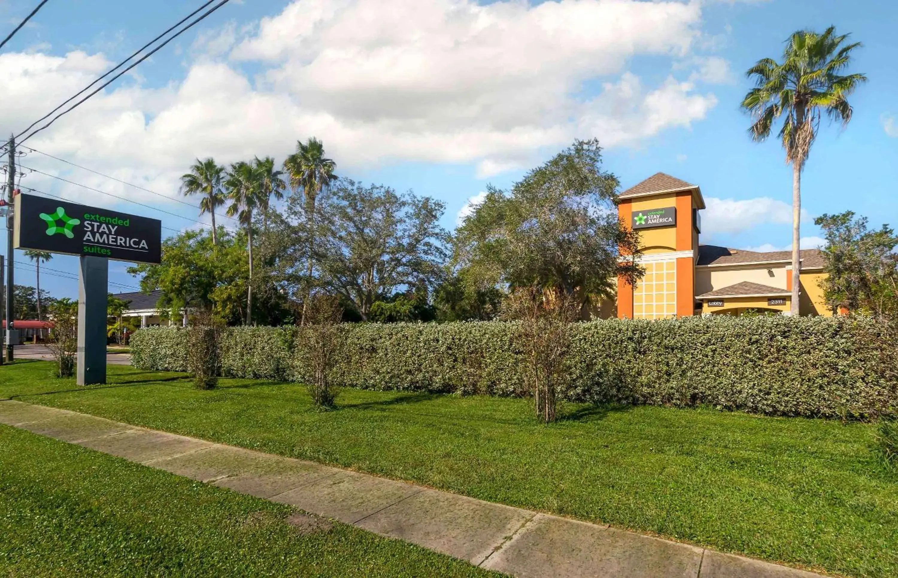 Property building in Extended Stay America Suites - Clearwater - Carillon Park Property building in Extended Stay America Suites - Clearwater - Carillon Park