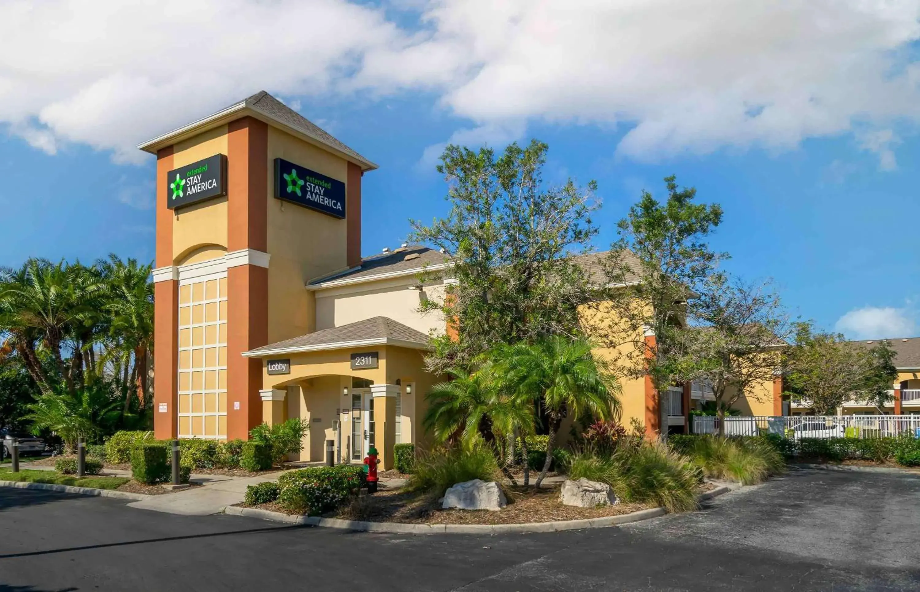 Property building in Extended Stay America Suites - Clearwater - Carillon Park Property building in Extended Stay America Suites - Clearwater - Carillon Park