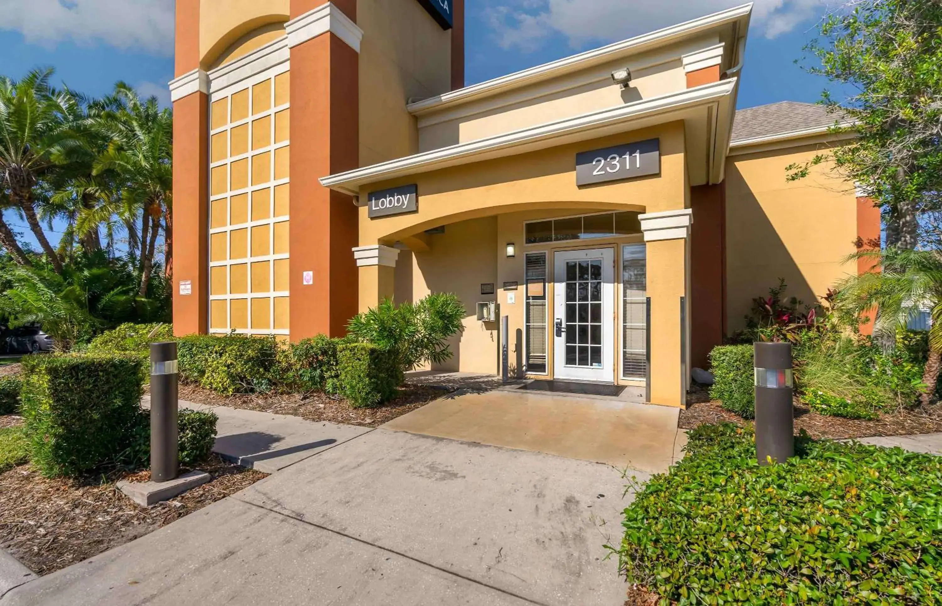 Property building in Extended Stay America Suites - Clearwater - Carillon Park Property building in Extended Stay America Suites - Clearwater - Carillon Park