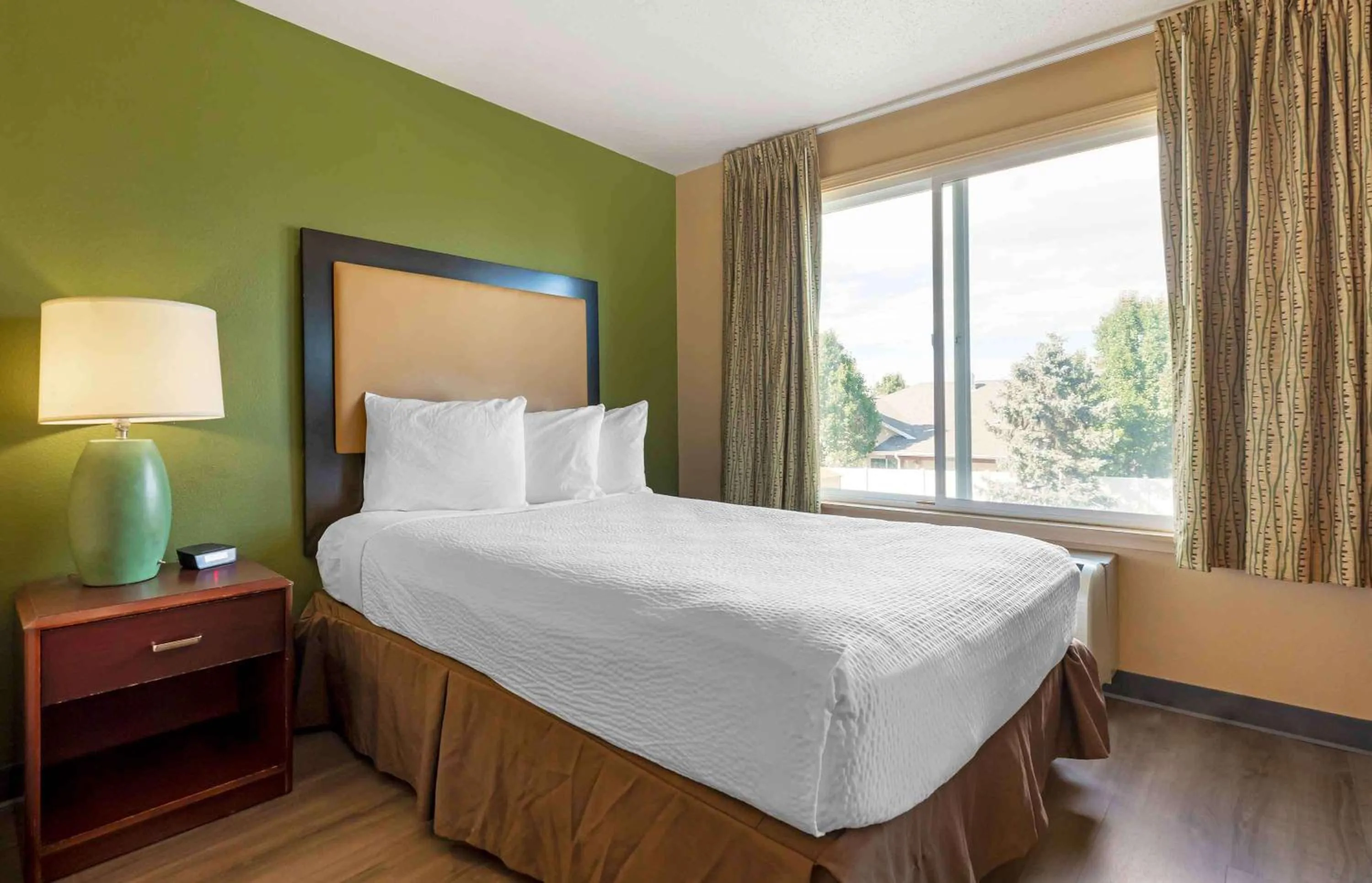 Bedroom, Bed in Extended Stay America Suites - Clearwater - Carillon Park