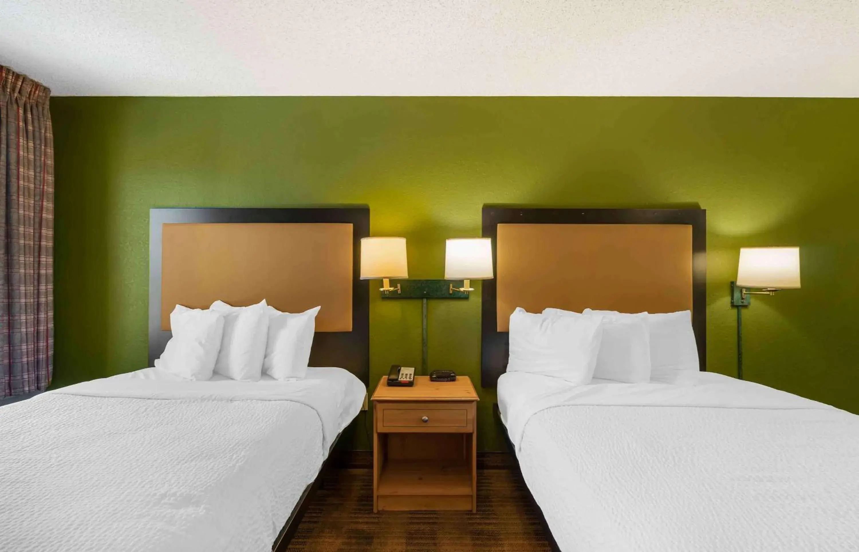 Bedroom, Bed in Extended Stay America Suites - Clearwater - Carillon Park Bedroom, Bed in Extended Stay America Suites - Clearwater - Carillon Park