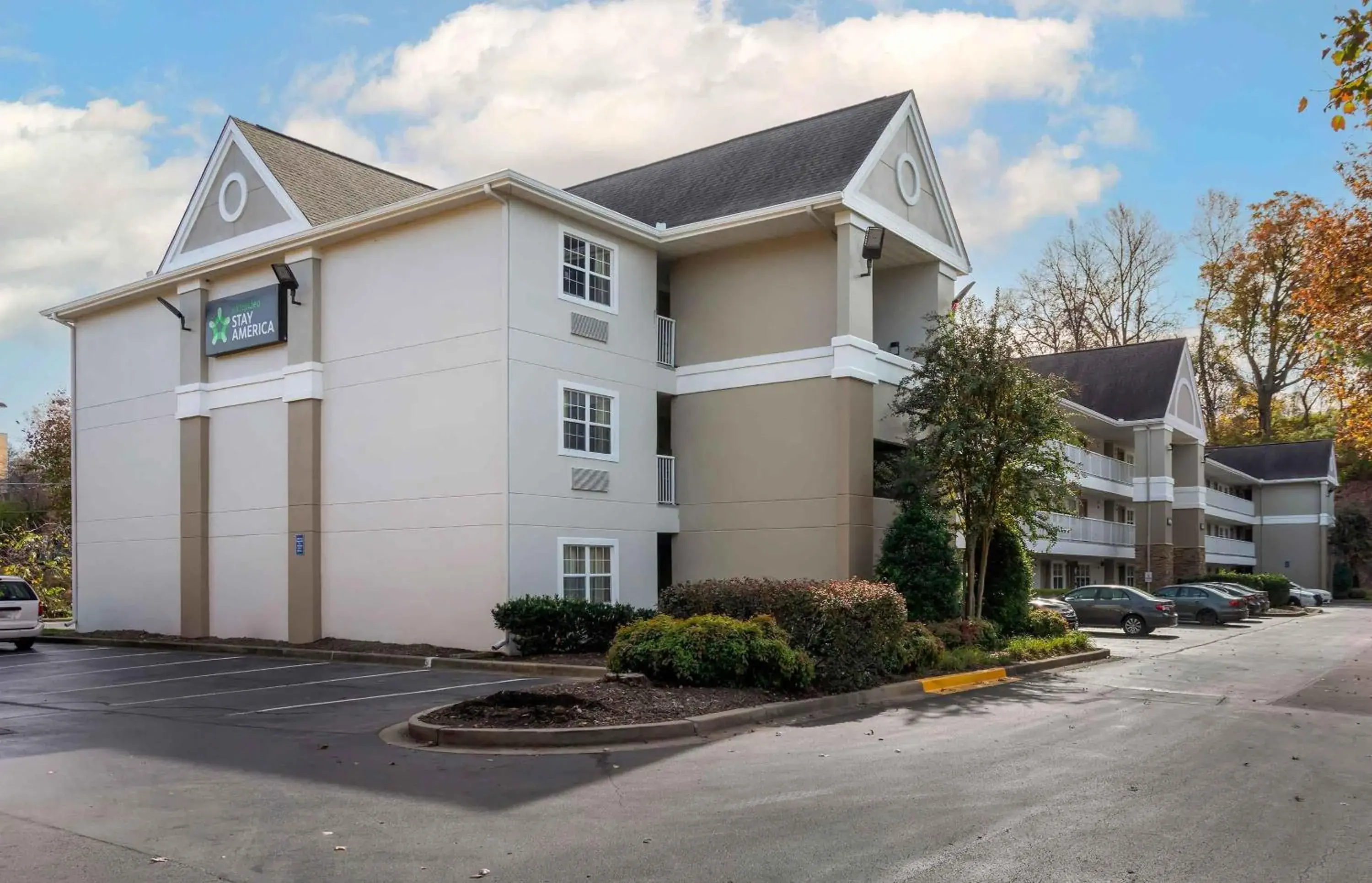 Property building in Extended Stay America Select Suites - Nashville - Airport Property building in Extended Stay America Select Suites - Nashville - Airport