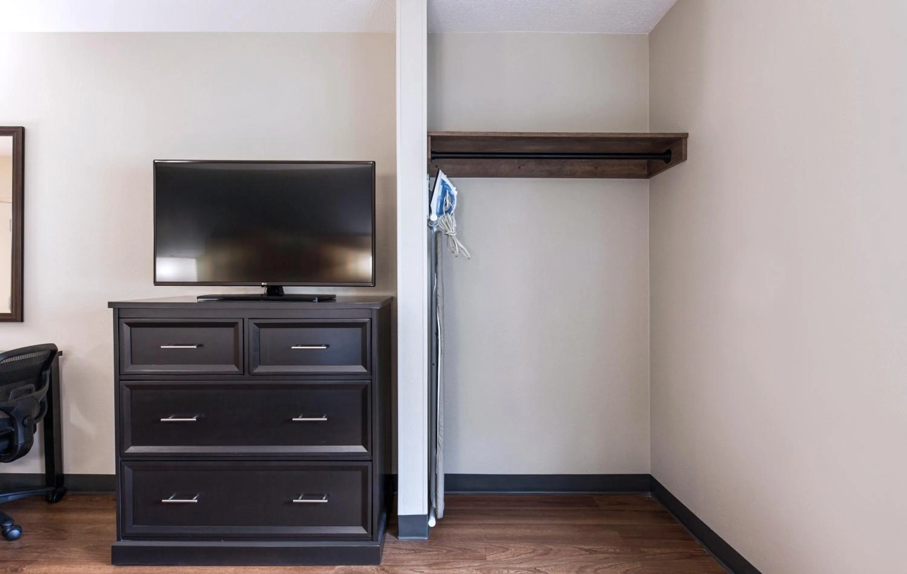 TV and multimedia in Extended Stay America Premier Suites - Nashville - Vanderbilt