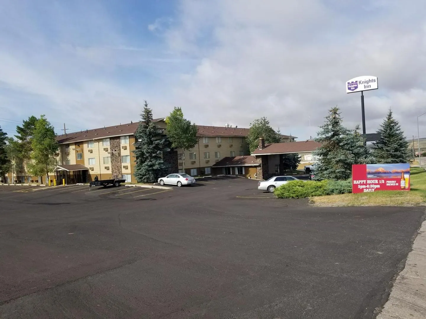 Facade/entrance, Property Building in Knights Inn Evanston