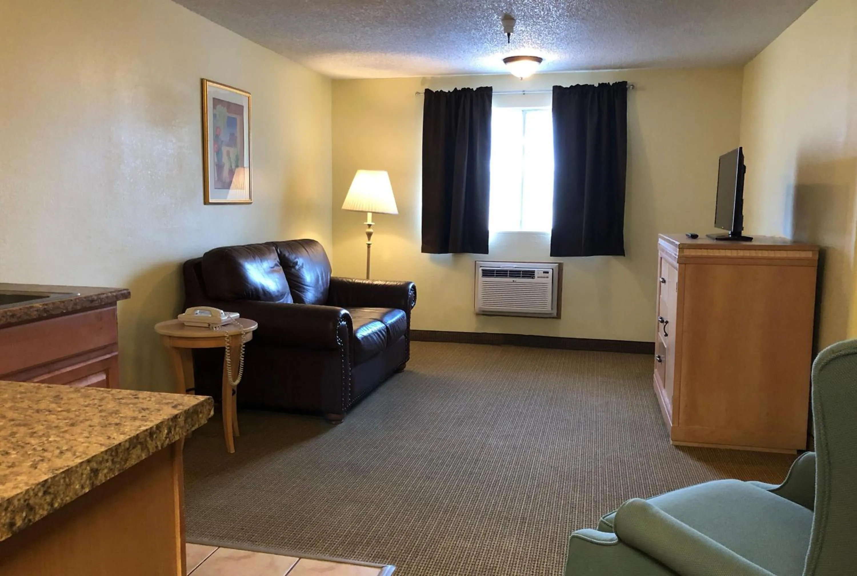 Seating Area in Knights Inn Evanston