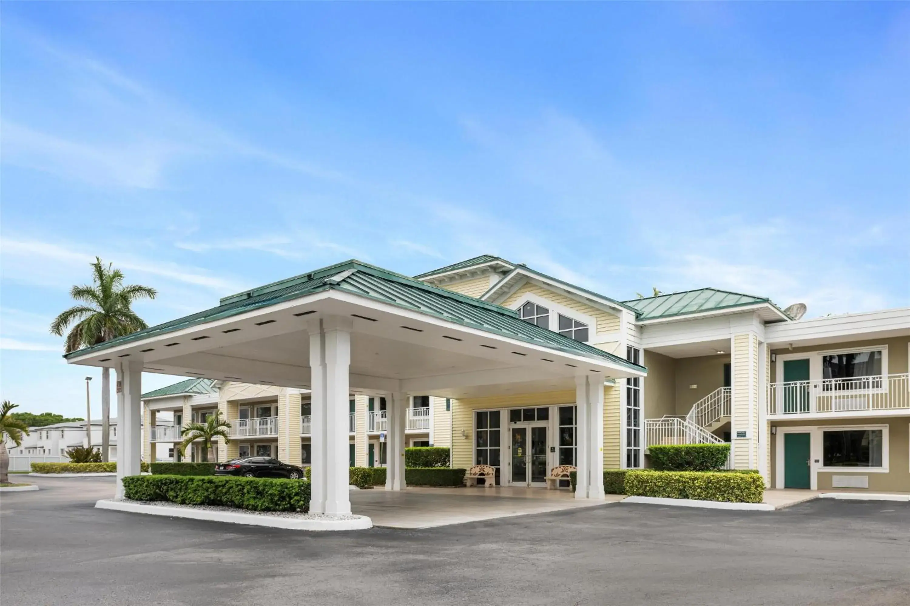Property building in Best Western Gateway To The Keys - Florida City, Homestead, Everglades Property building in Best Western Gateway To The Keys - Florida City, Homestead, Everglades