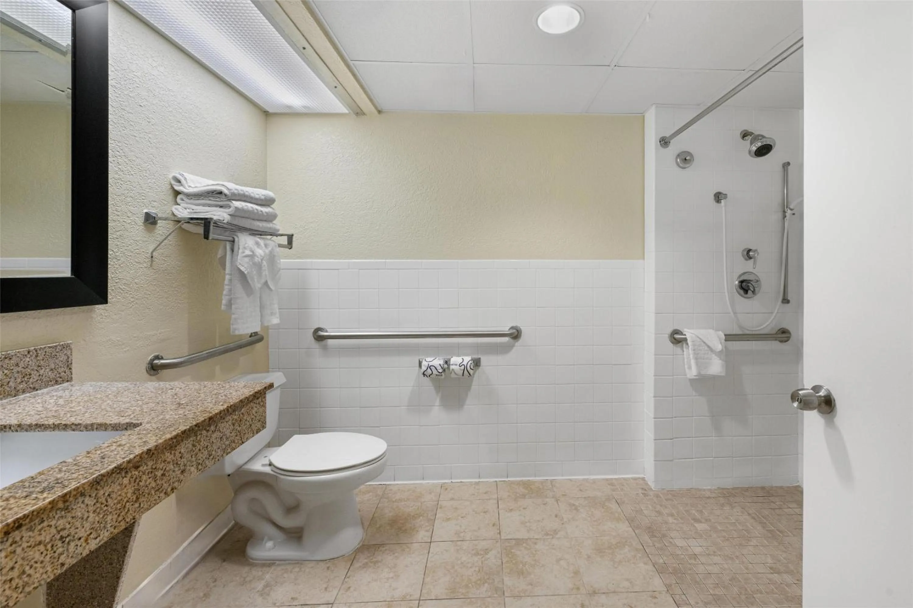 Bathroom in Best Western Gateway To The Keys - Florida City, Homestead, Everglades