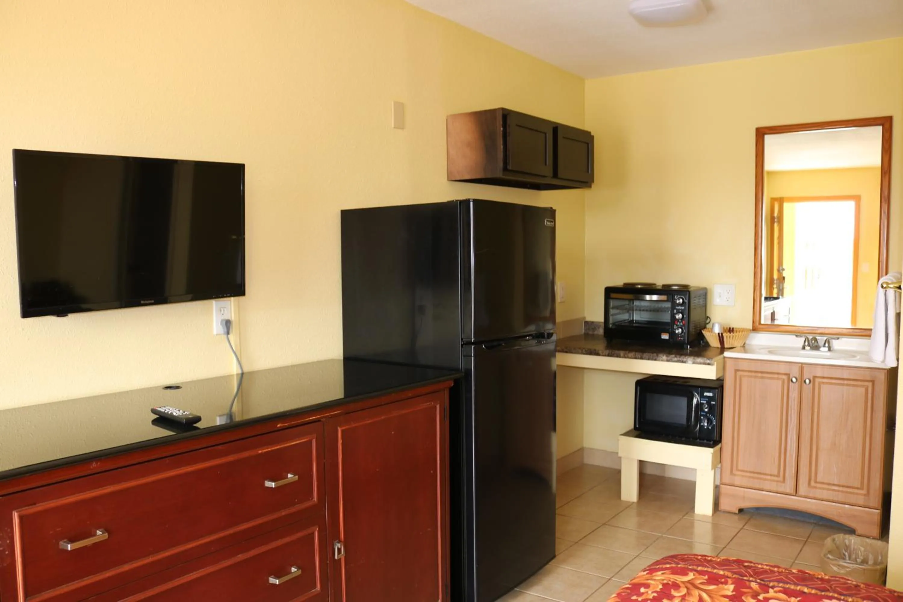 minibar in Great Western Inn