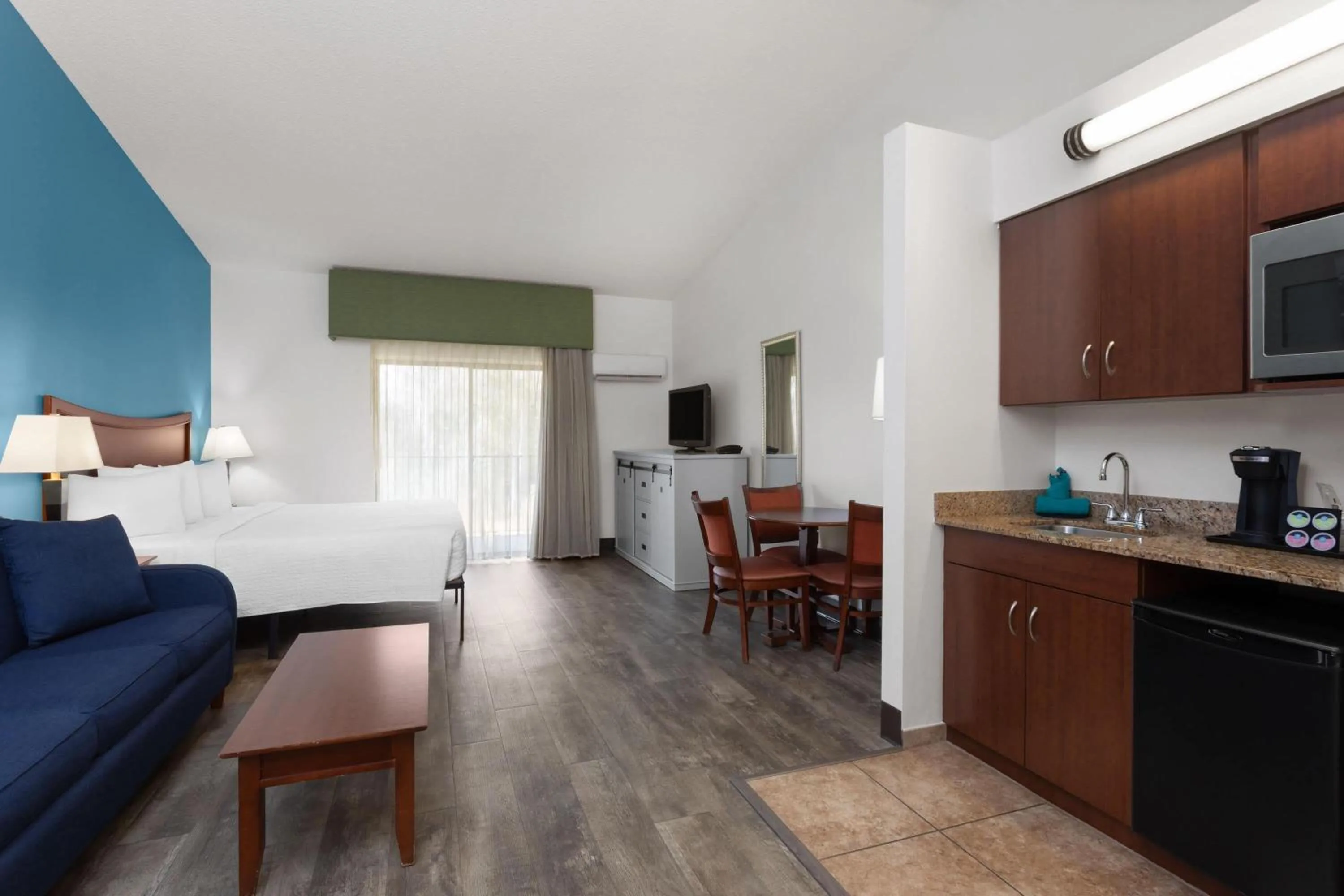 Photo of the whole room in PaddleTail Waterfront Lodge, Trademark Collection by Wyndham