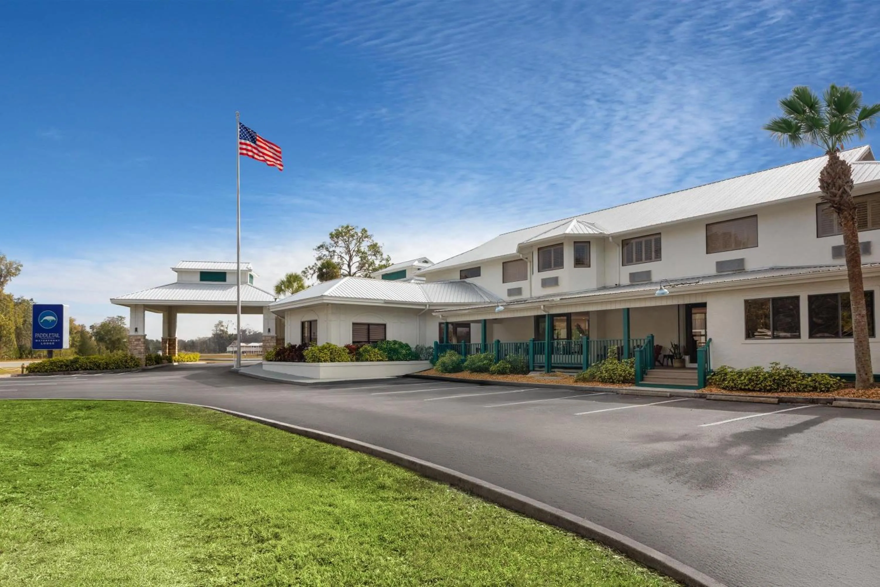 Property building in PaddleTail Waterfront Lodge, Trademark Collection by Wyndham