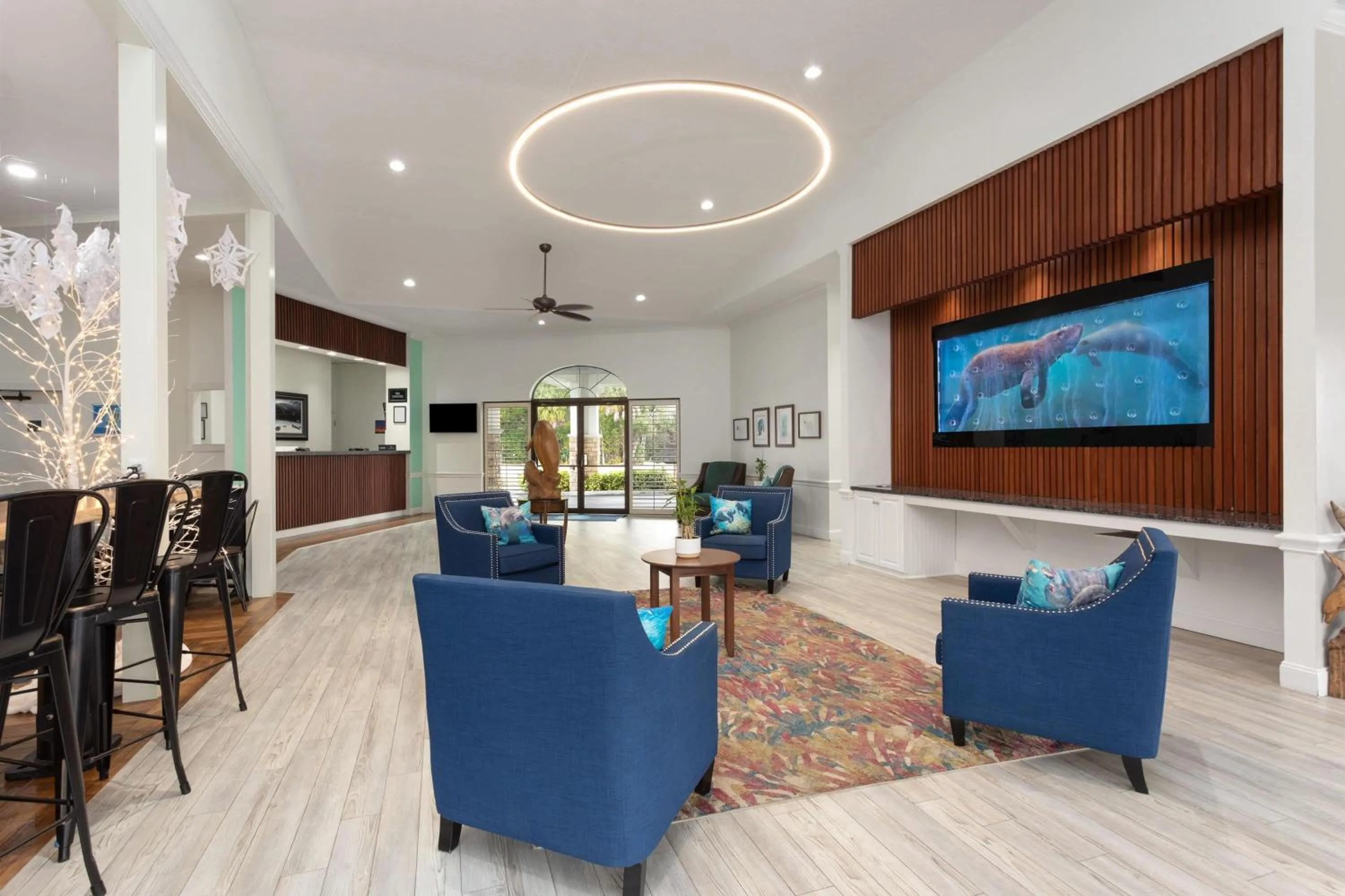 Lobby or reception in PaddleTail Waterfront Lodge, Trademark Collection by Wyndham