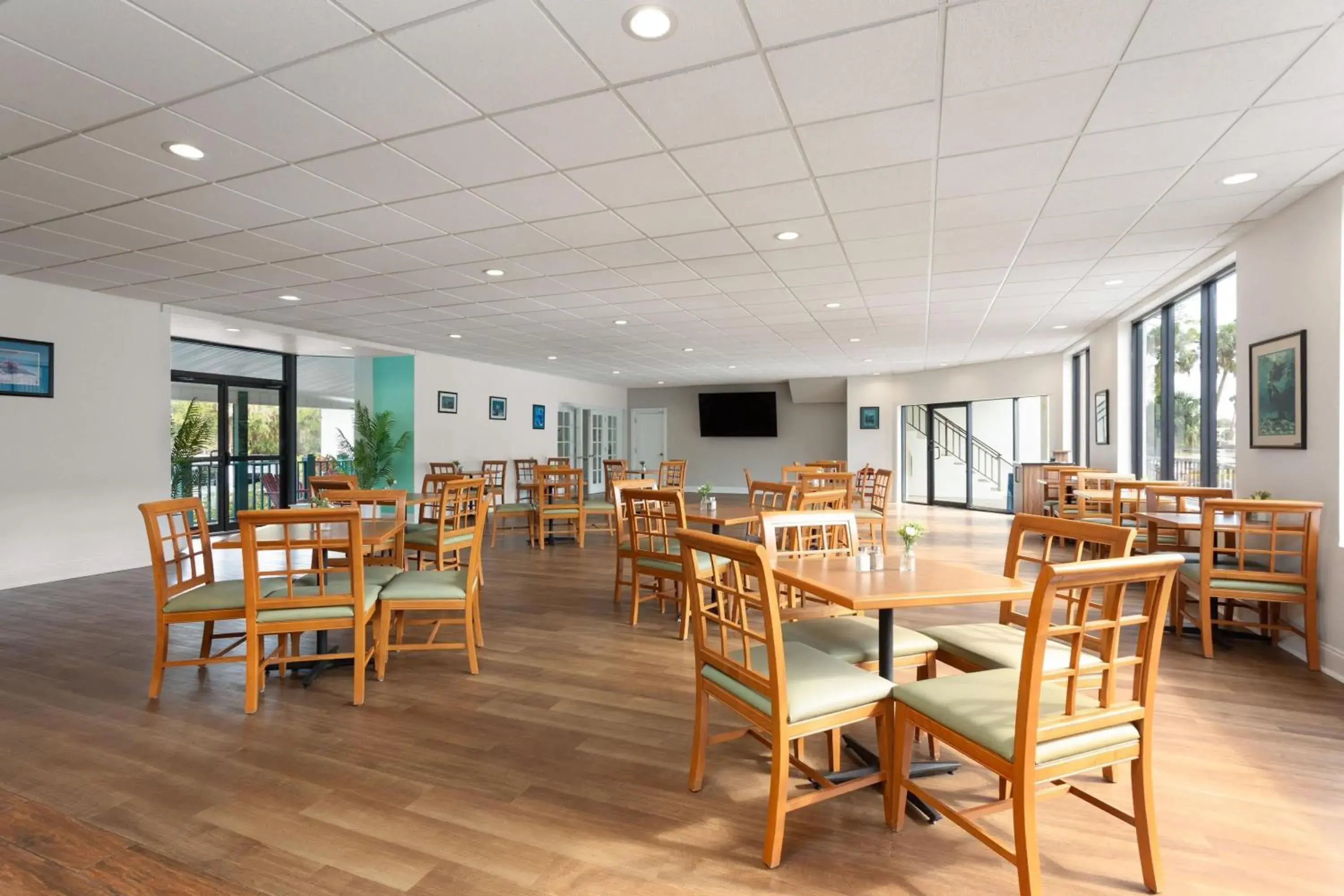 Breakfast in PaddleTail Waterfront Lodge, Trademark Collection by Wyndham Breakfast in PaddleTail Waterfront Lodge, Trademark Collection by Wyndham