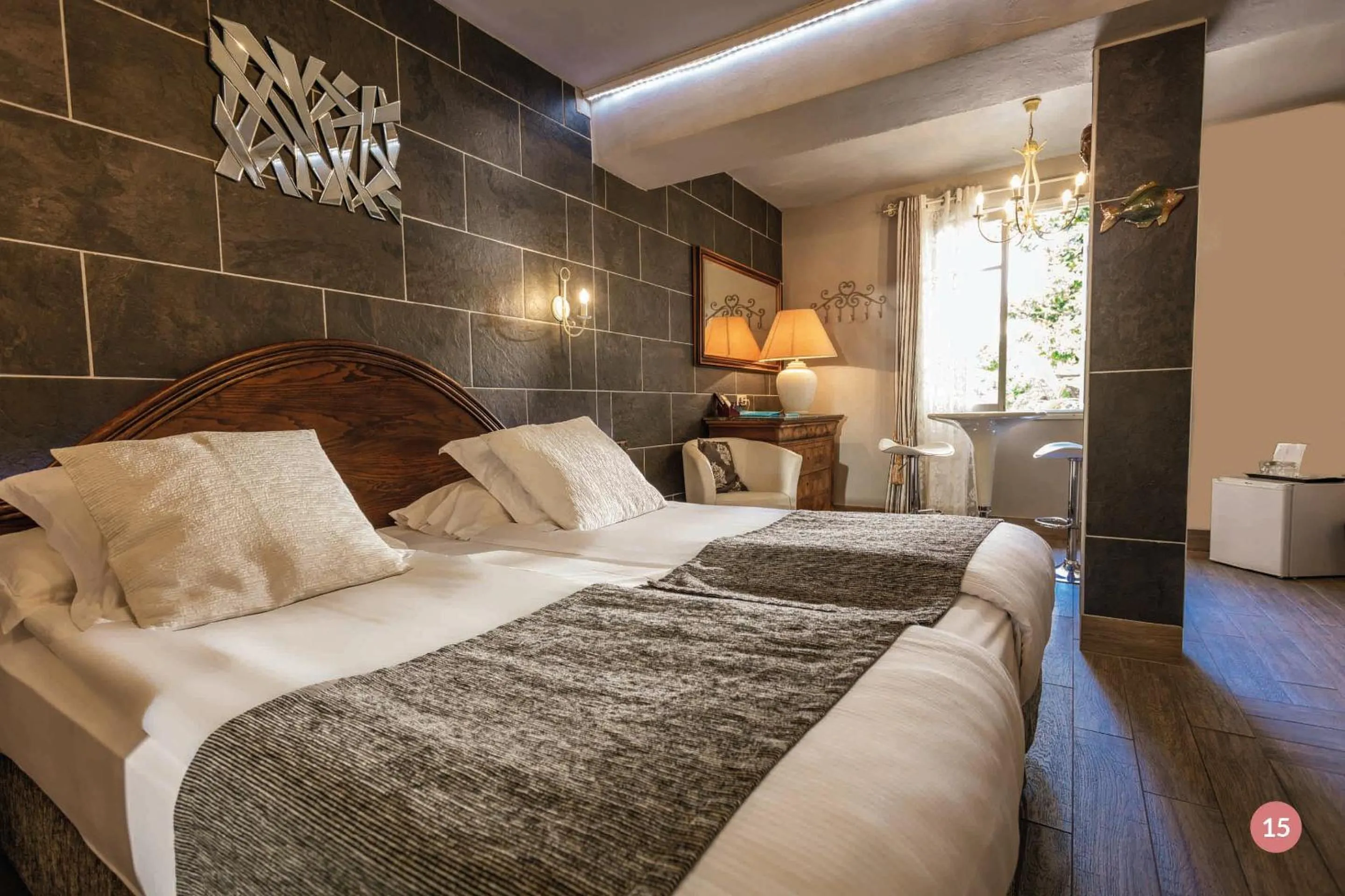 Bed in Hôtel La Casa Pairal