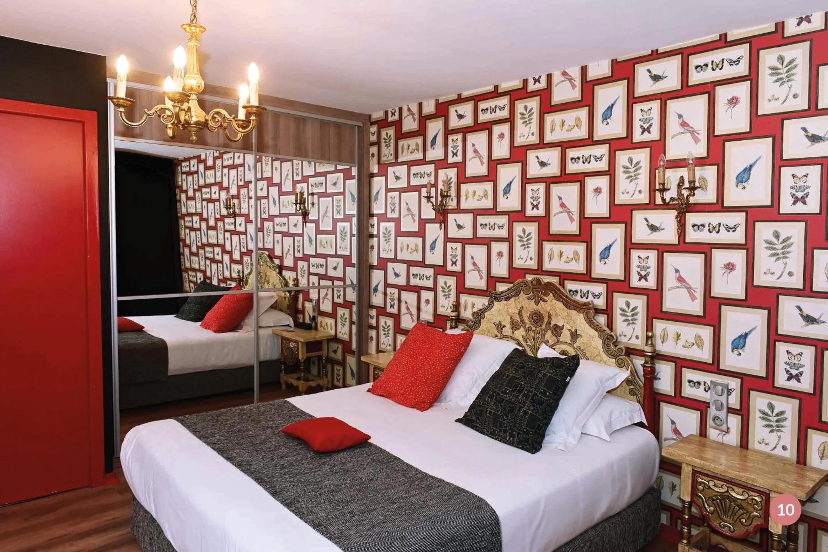 Bed in Hôtel La Casa Pairal