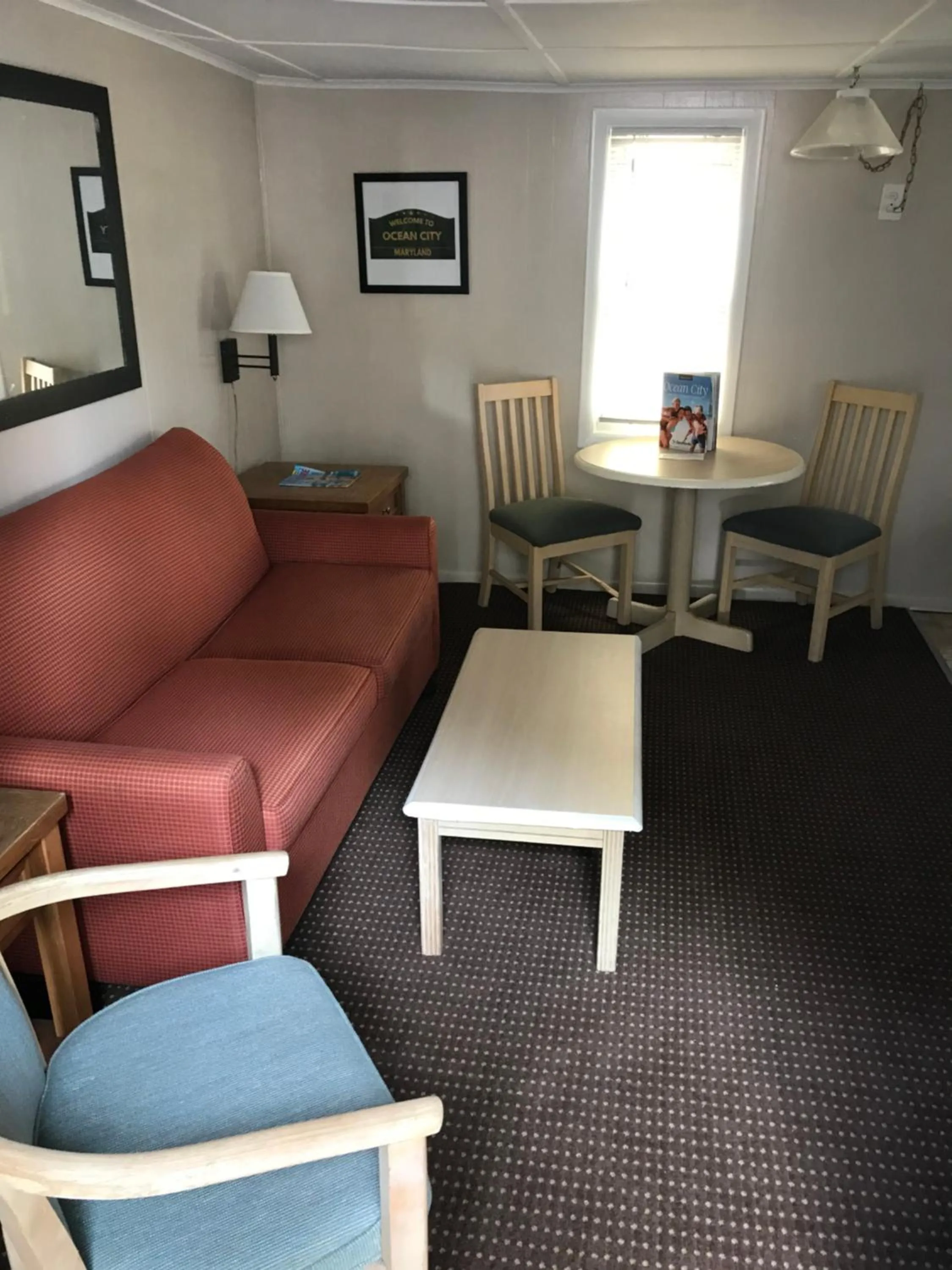 Living room in The Admiral Hotel/Motel