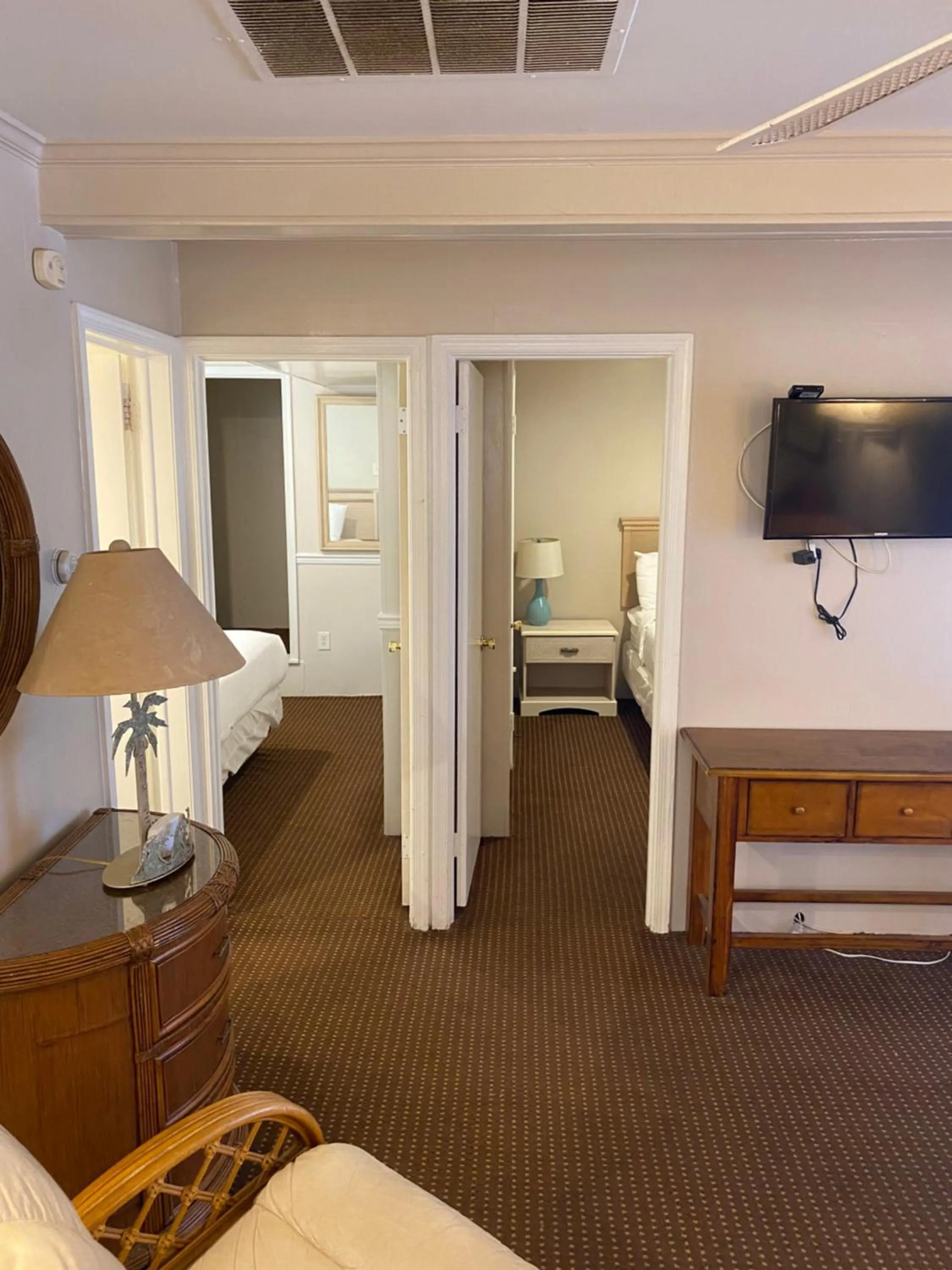 Bed in The Admiral Hotel/Motel