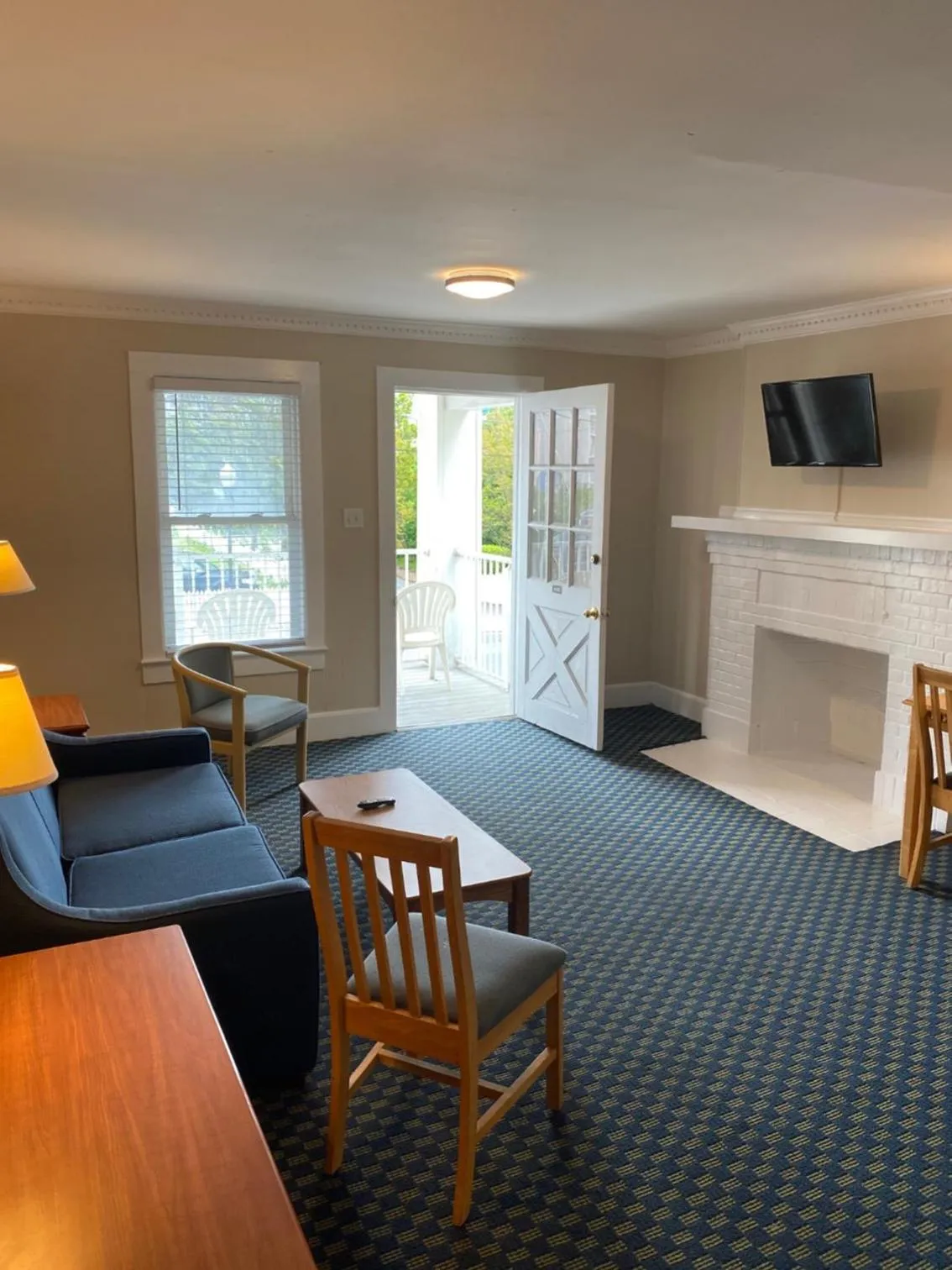 Seating area in The Admiral Hotel/Motel