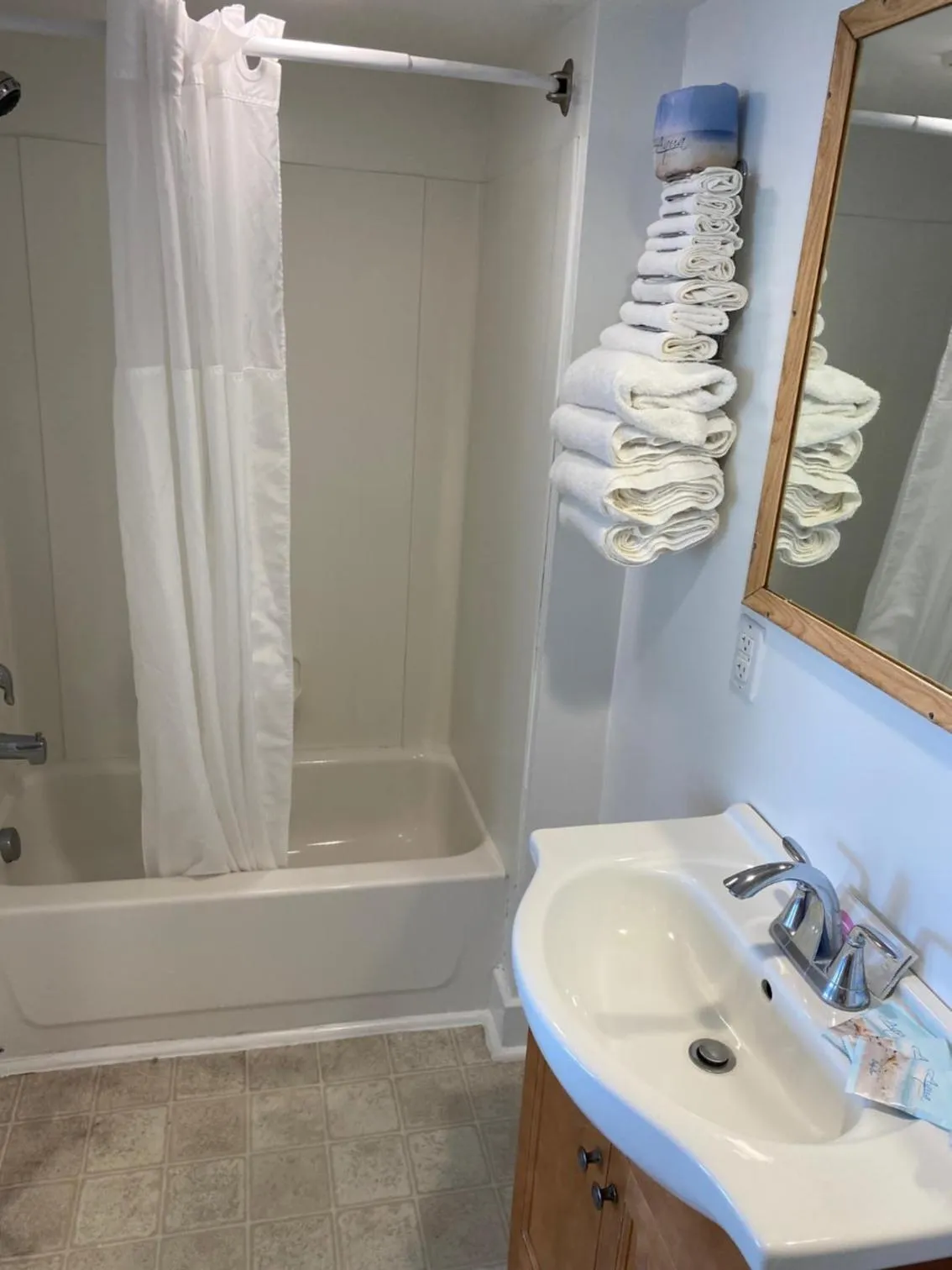 Bathroom in The Admiral Hotel/Motel