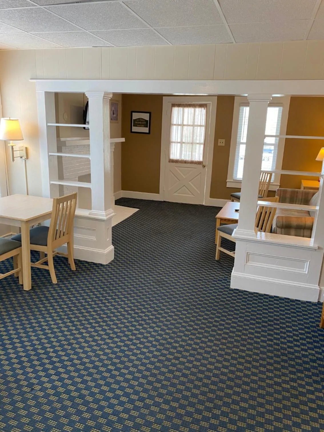 Photo of the whole room, Bed in The Admiral Hotel/Motel
