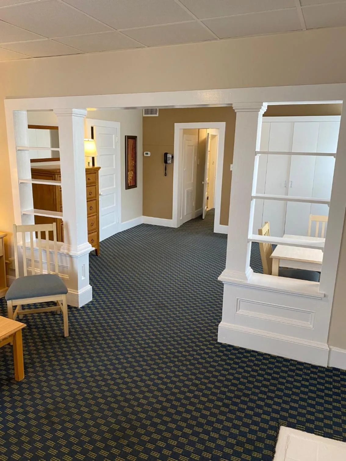 Photo of the whole room, Bed in The Admiral Hotel/Motel