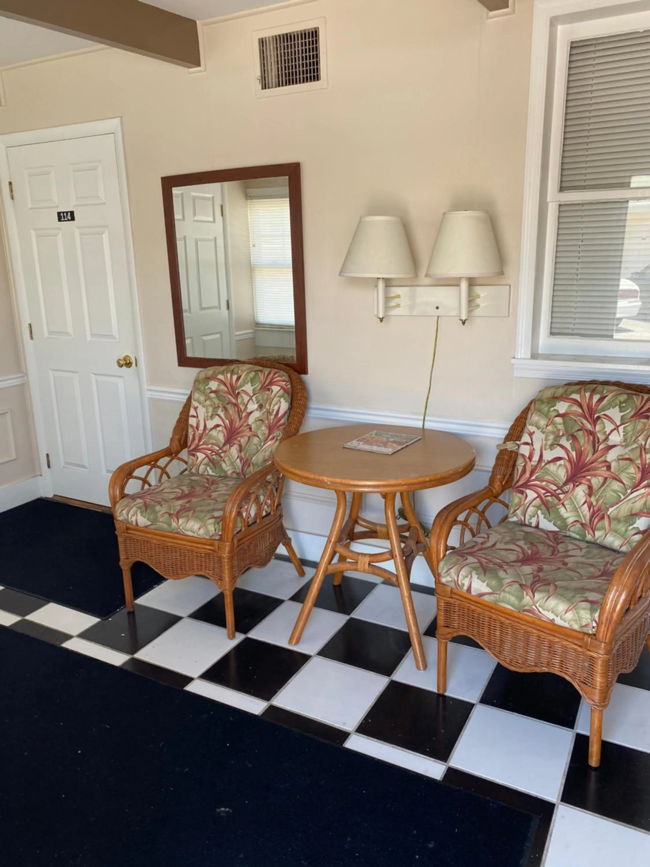 The Admiral Hotel/Motel