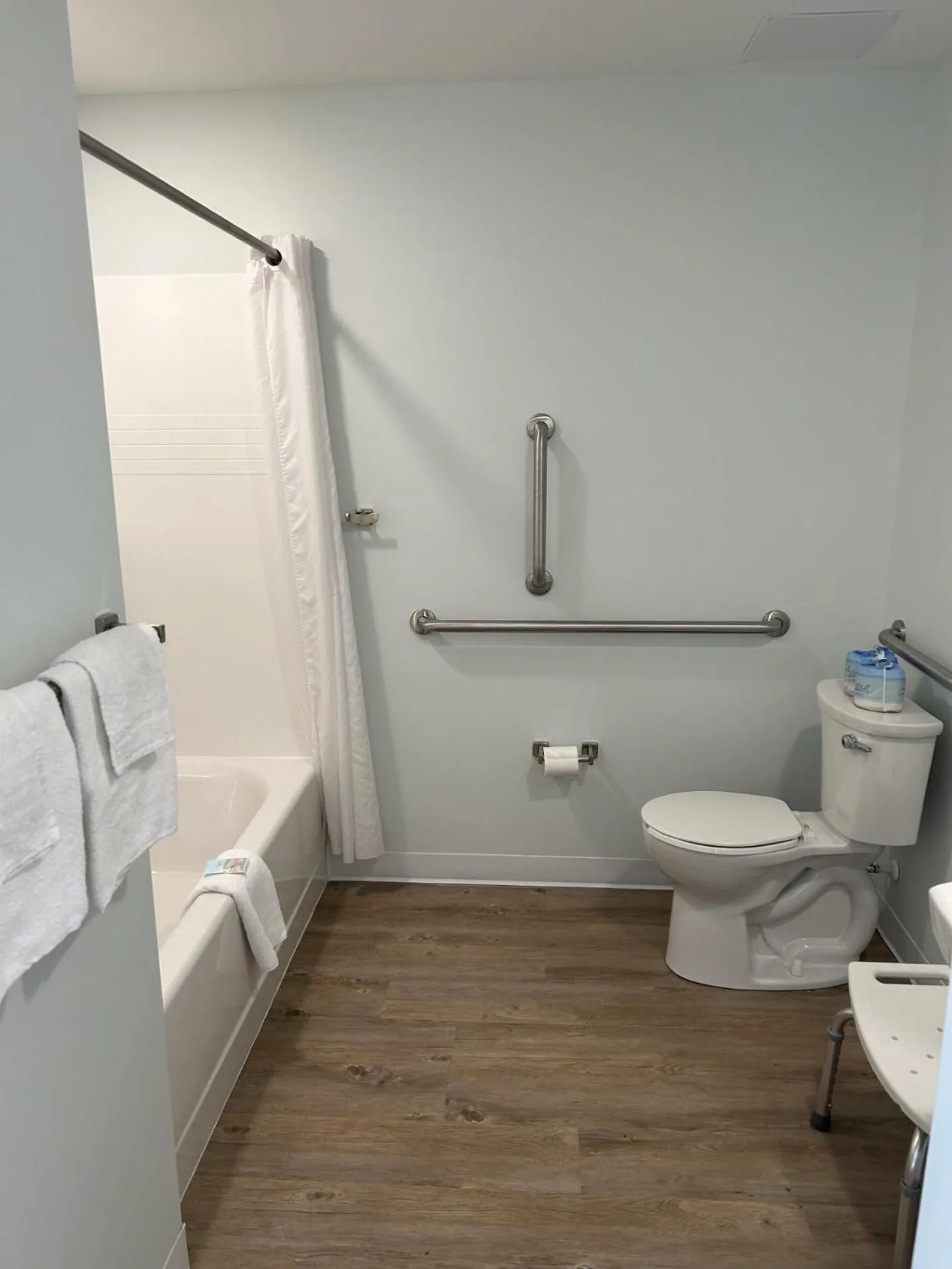 Bathroom in The Admiral Hotel/Motel